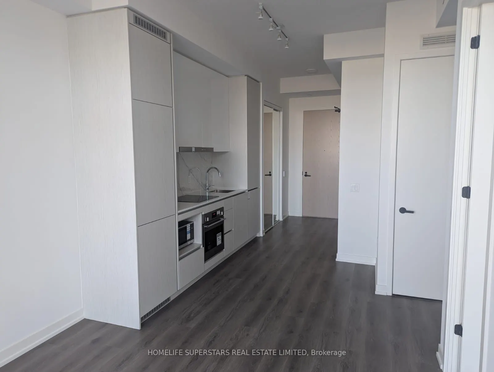 28 Interchange Way, #708