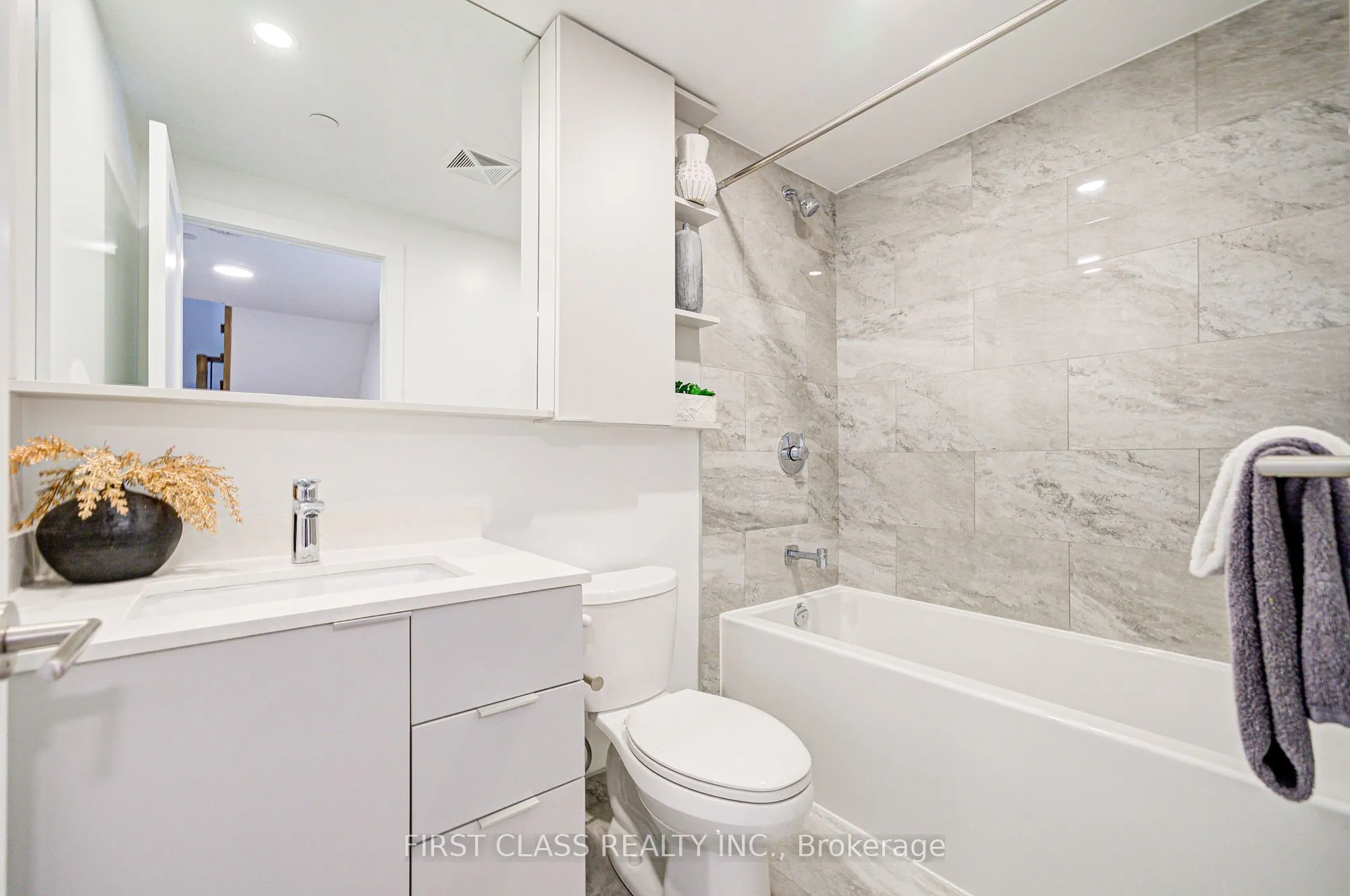 8 Cedarland Drive, #123W