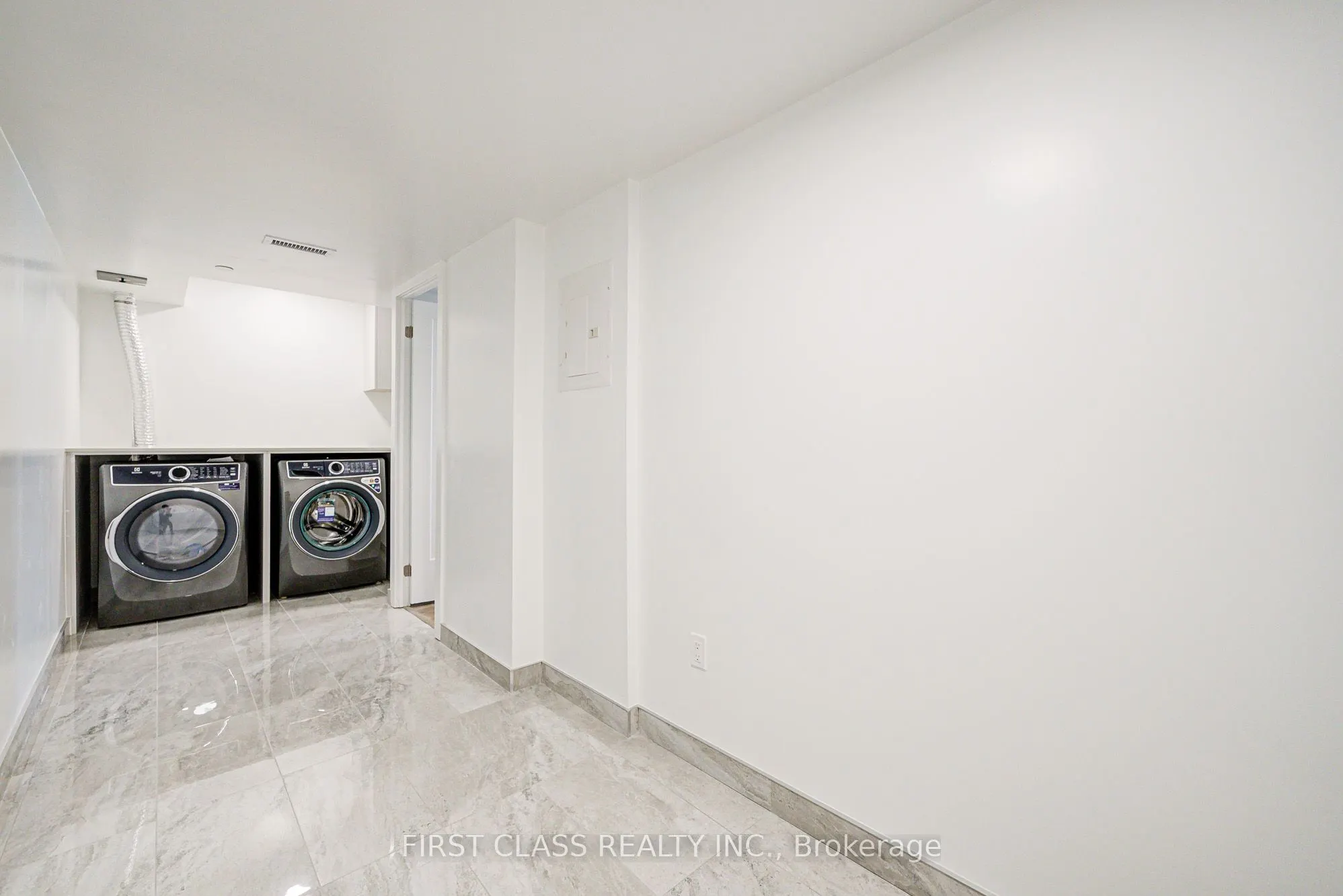 8 Cedarland Drive, #123W