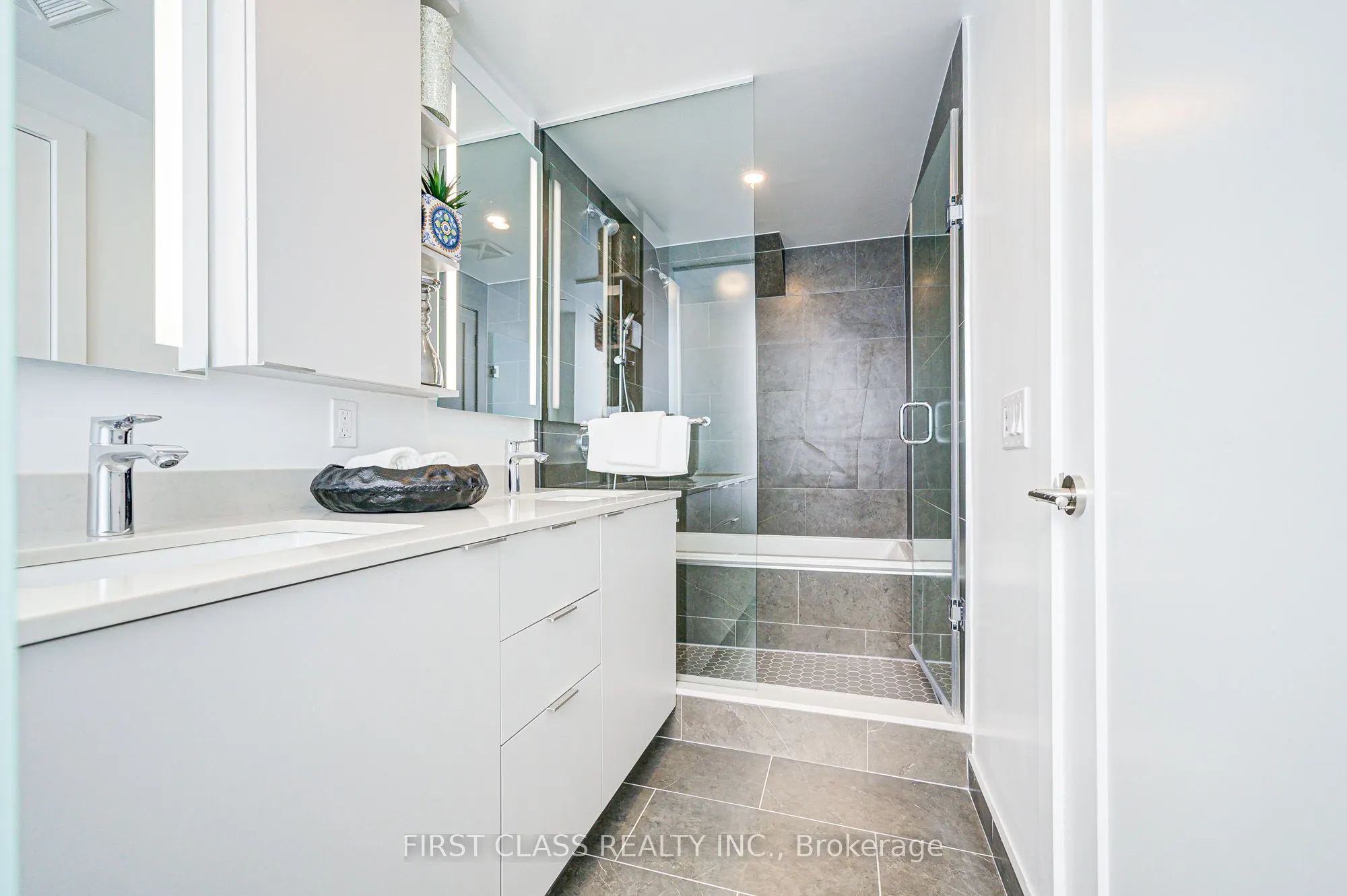 8 Cedarland Drive, #123W