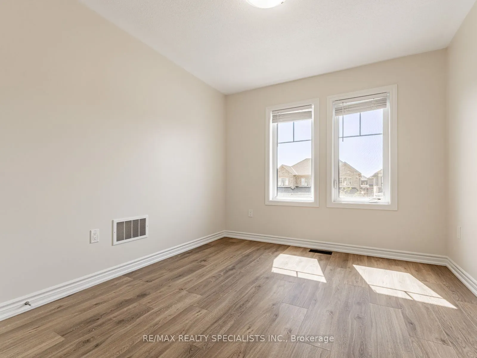 68 Ferragine Crescent