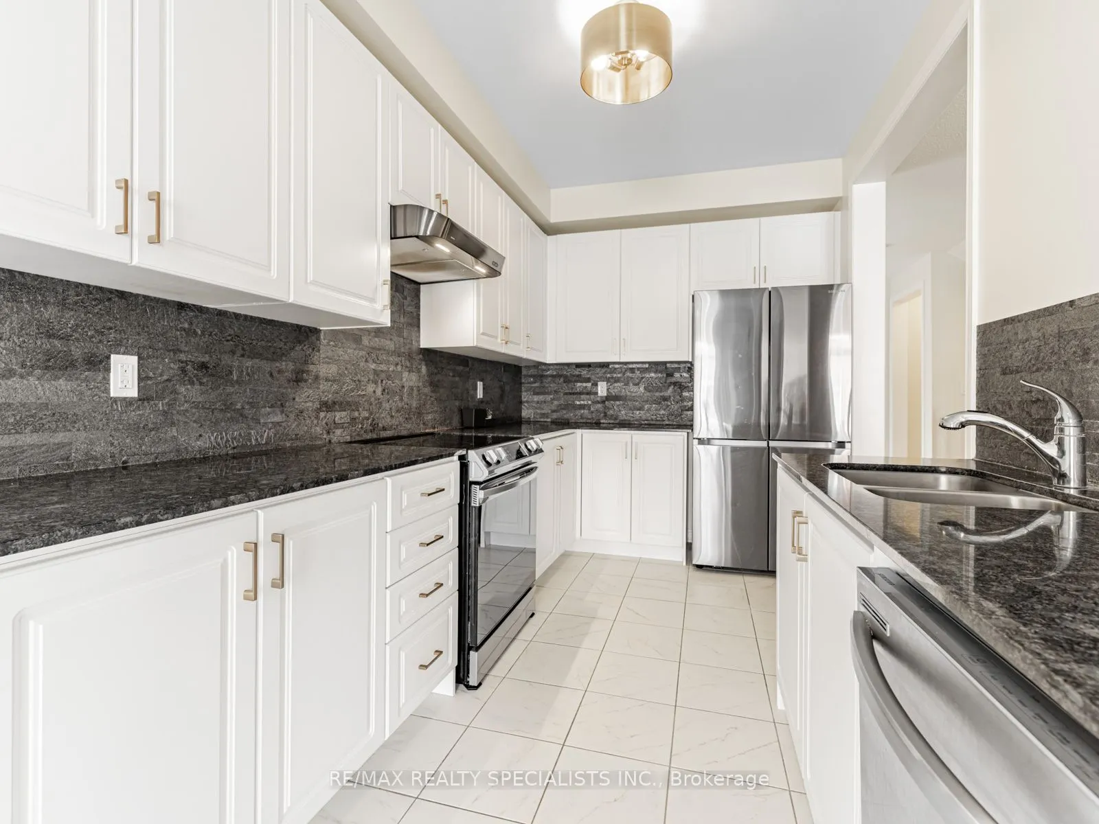 68 Ferragine Crescent