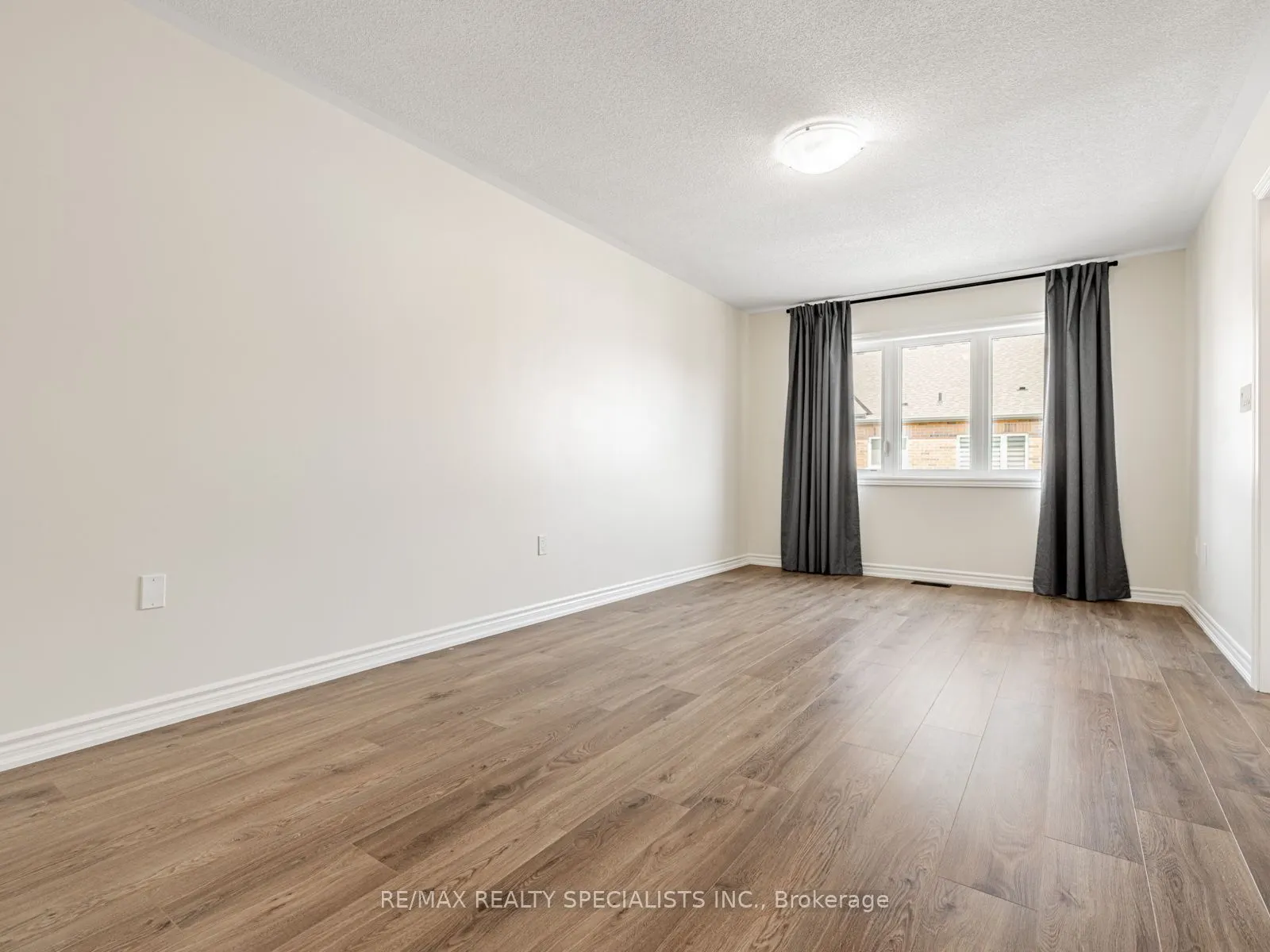 68 Ferragine Crescent