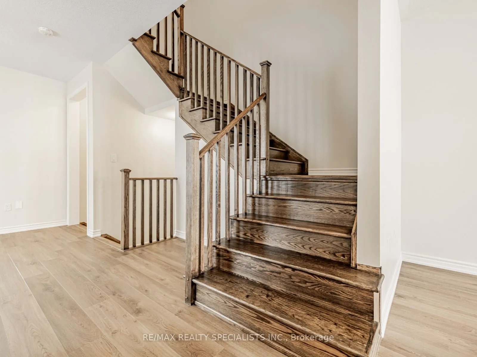 68 Ferragine Crescent