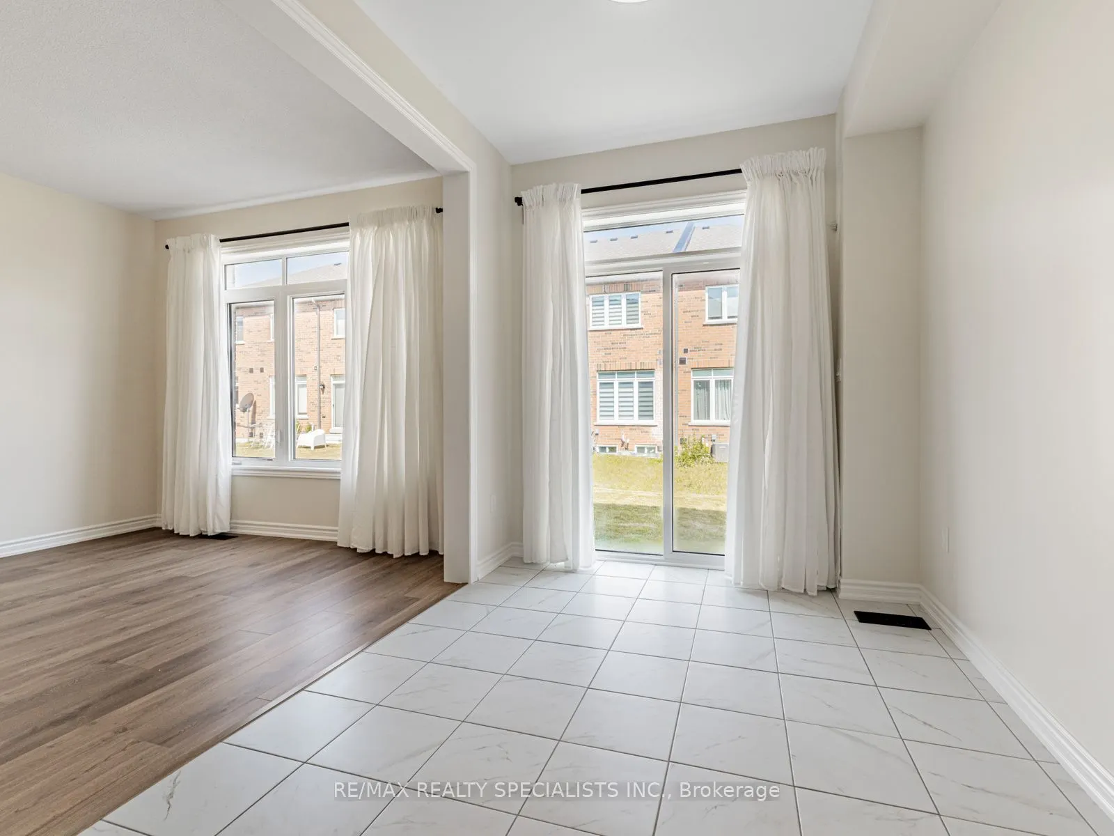 68 Ferragine Crescent