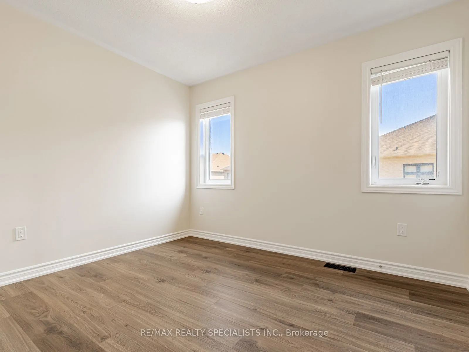 68 Ferragine Crescent