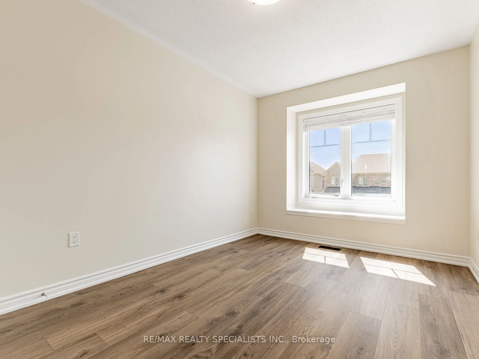 68 Ferragine Crescent