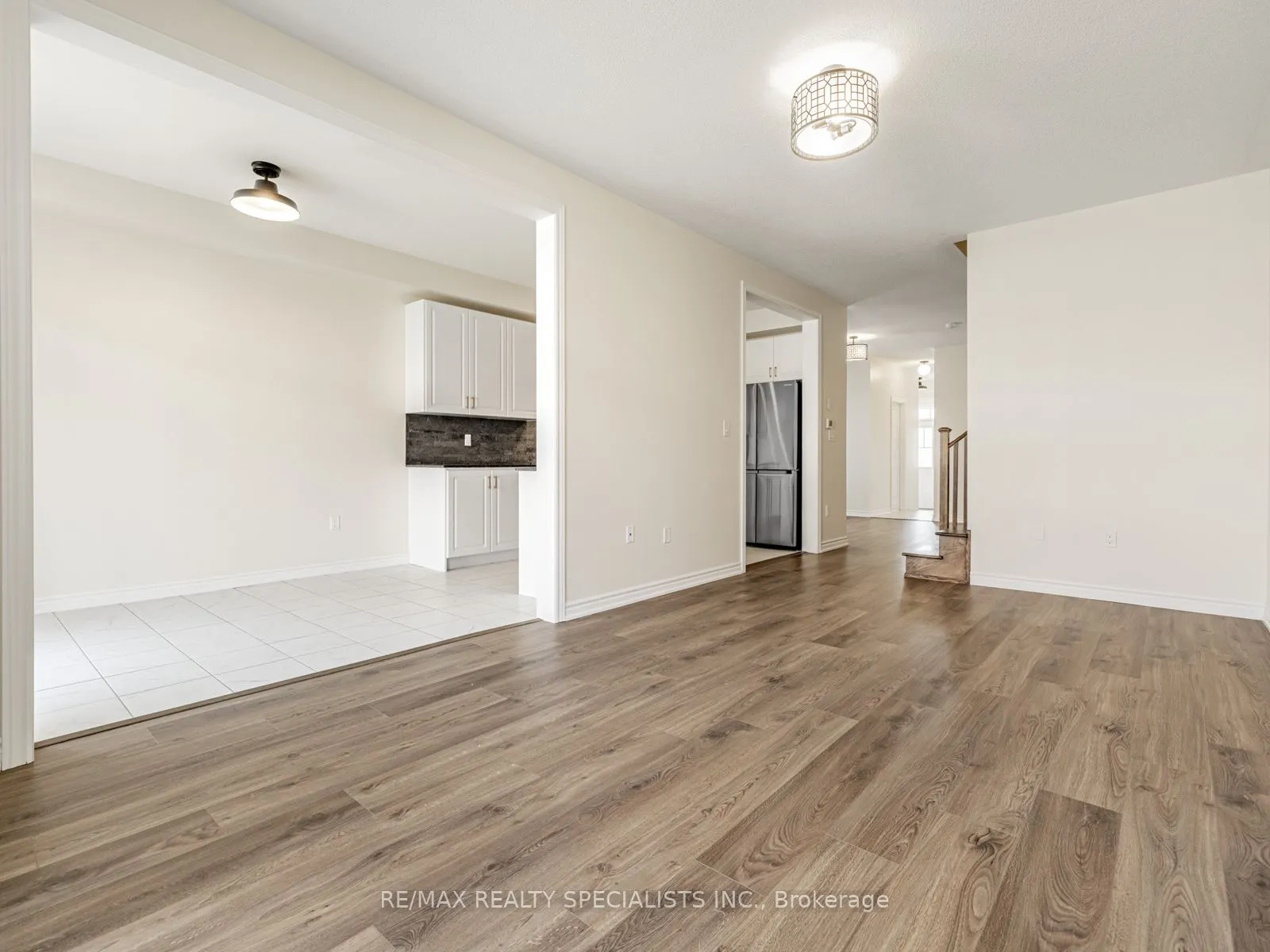 68 Ferragine Crescent