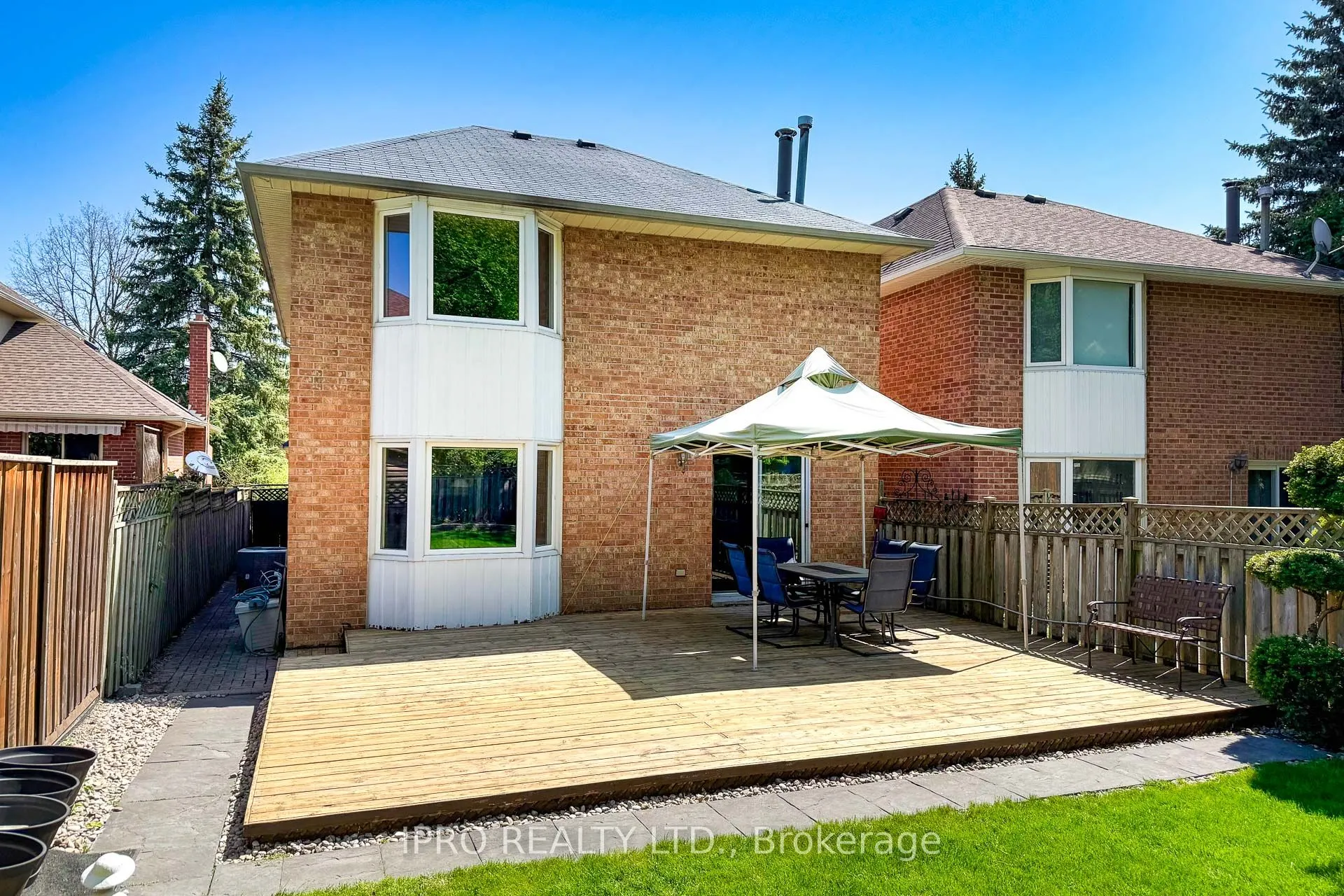 92 Rosebury Lane