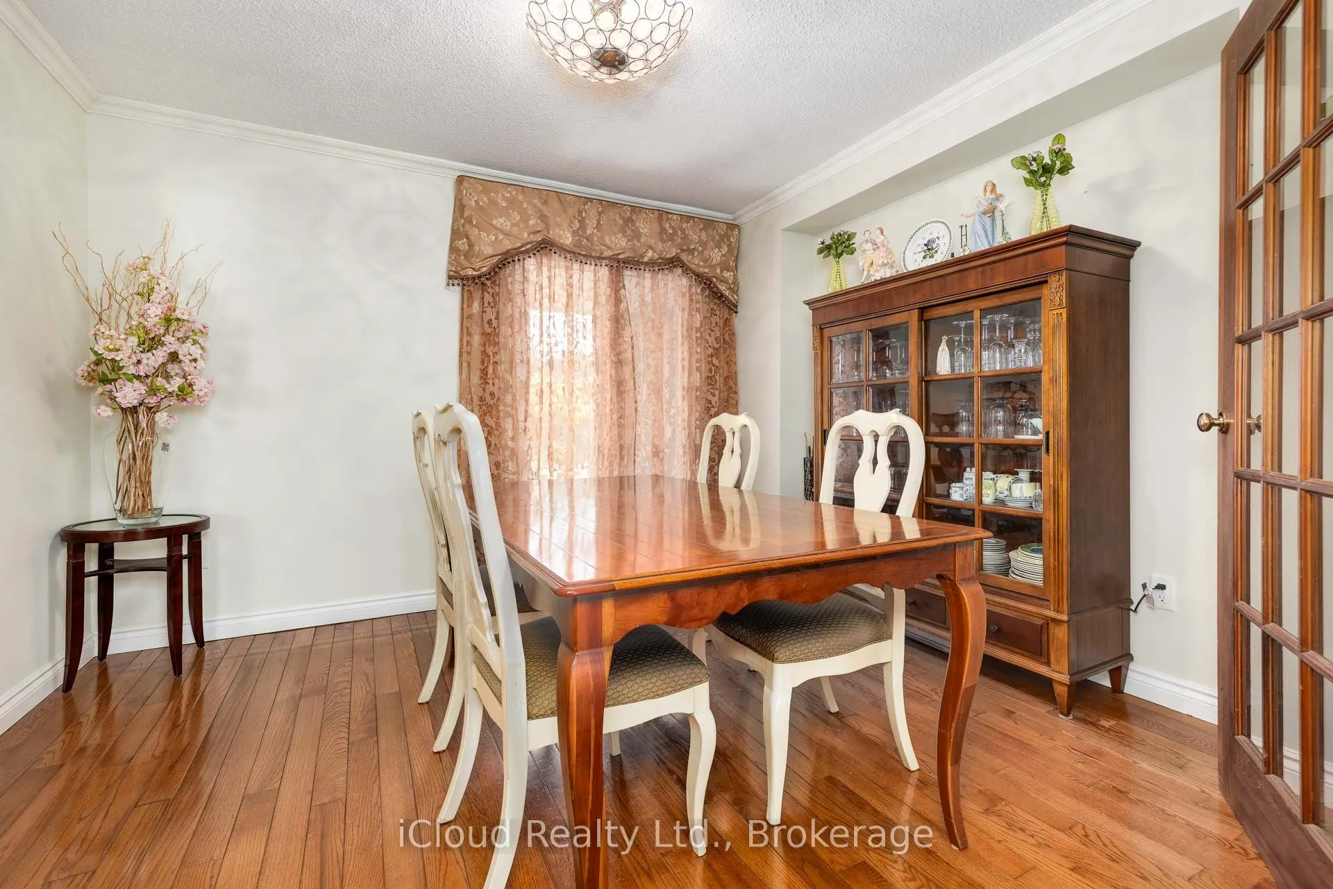 92 Rosebury Lane