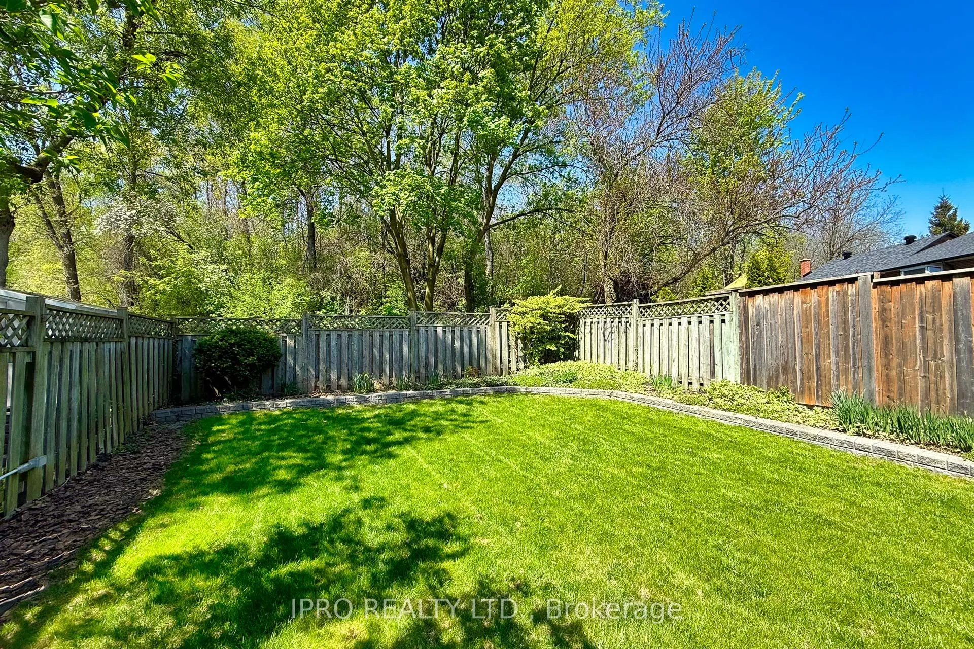 92 Rosebury Lane