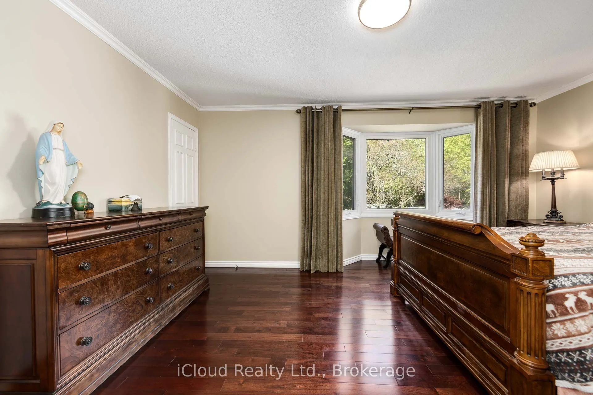 92 Rosebury Lane