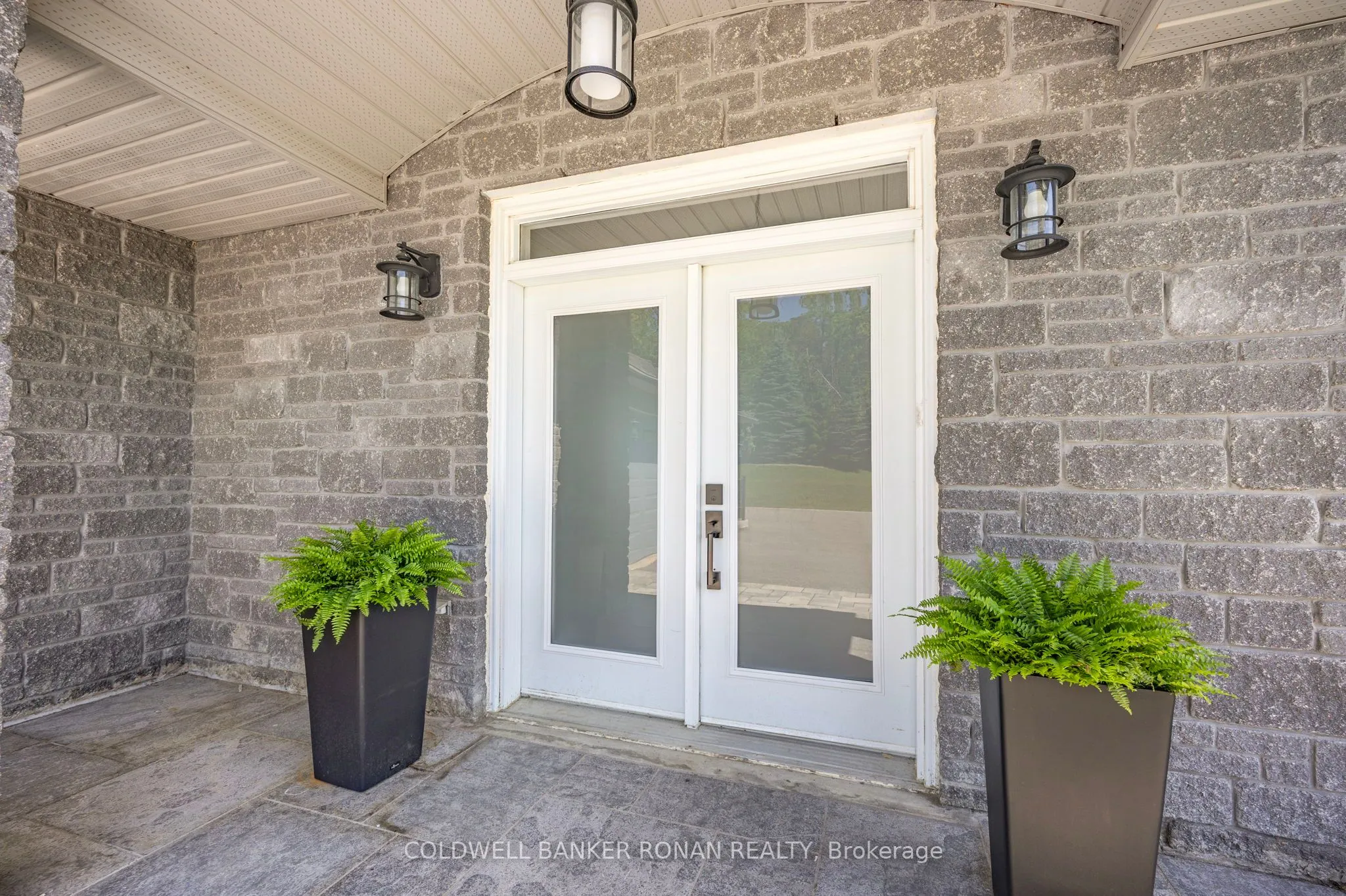 7765 5  Sideroad