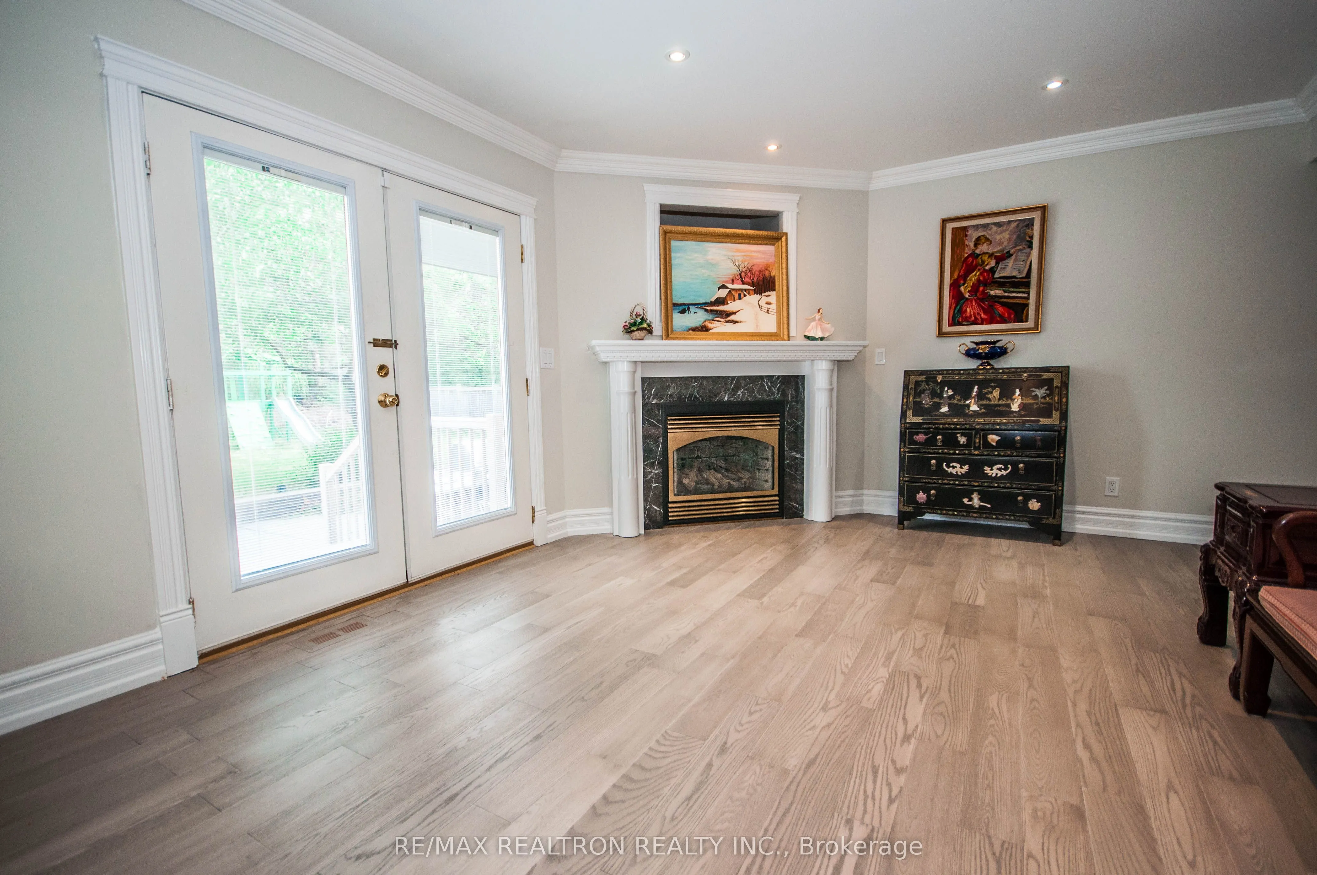 85 Lee Avenue