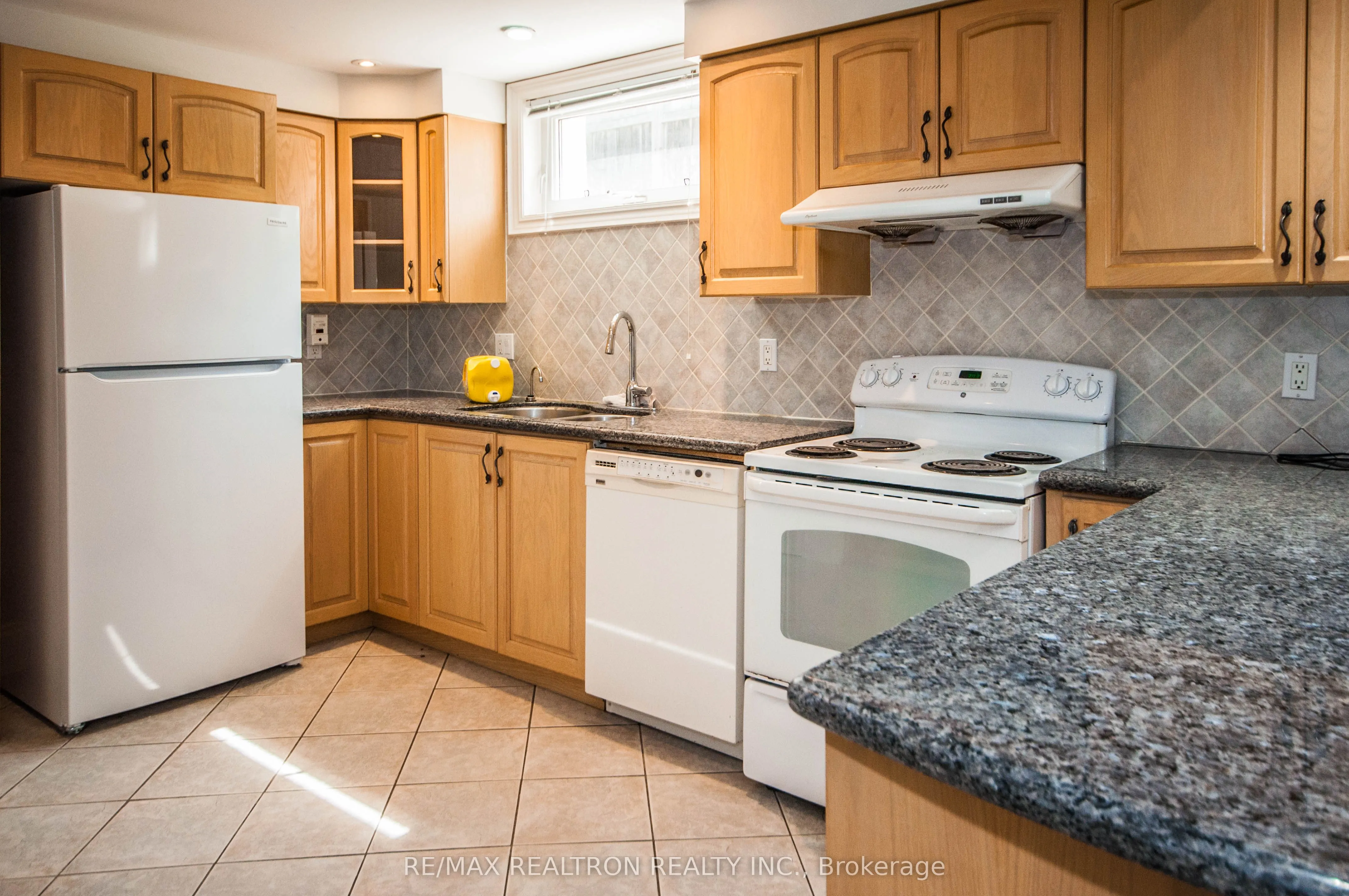 85 Lee Avenue