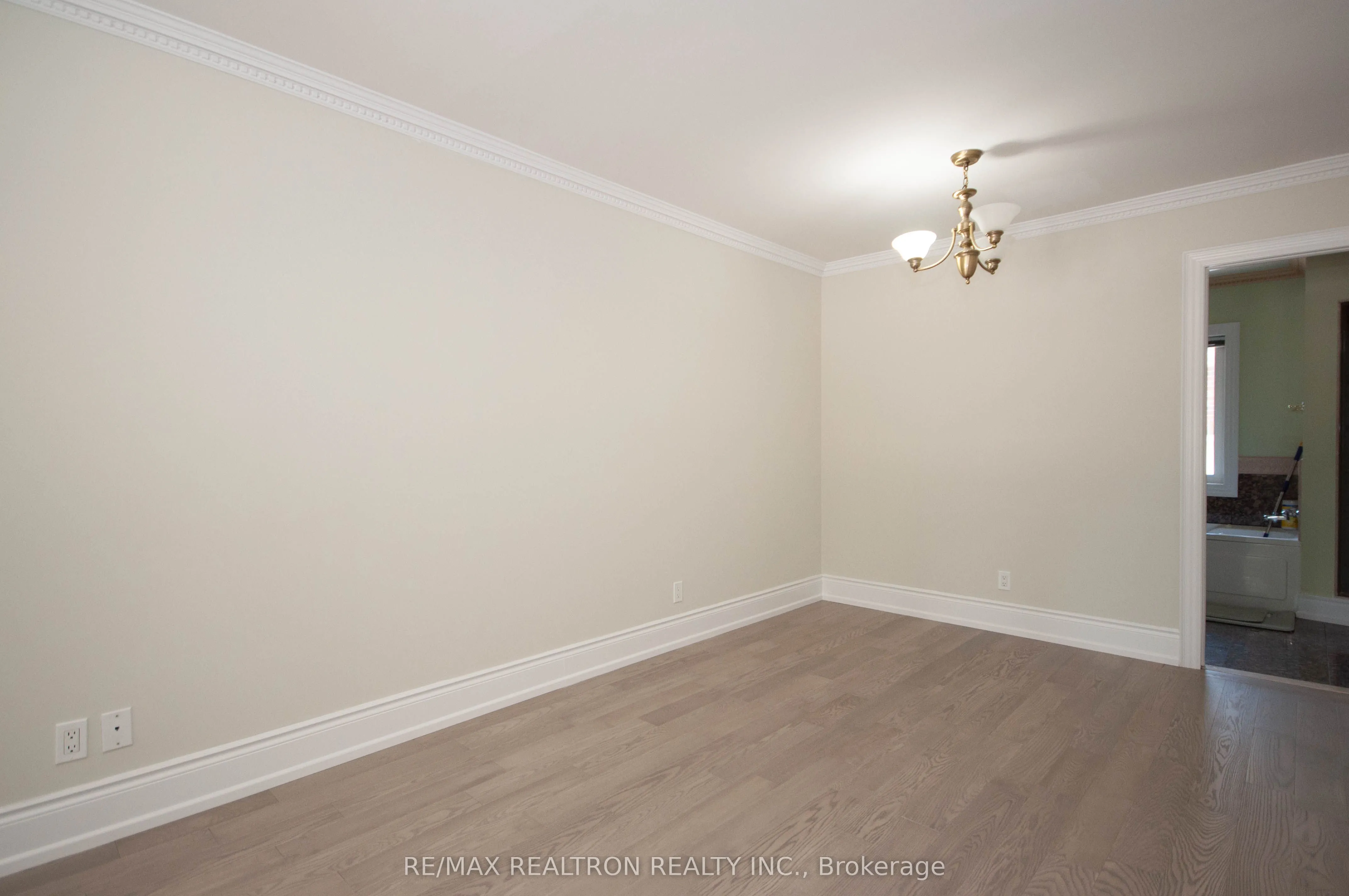85 Lee Avenue