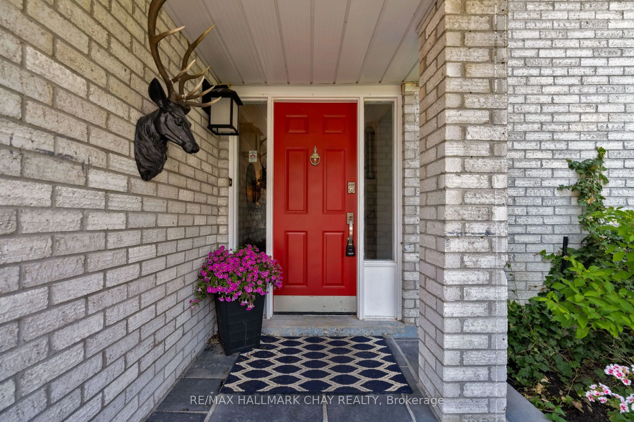2 Willis Drive