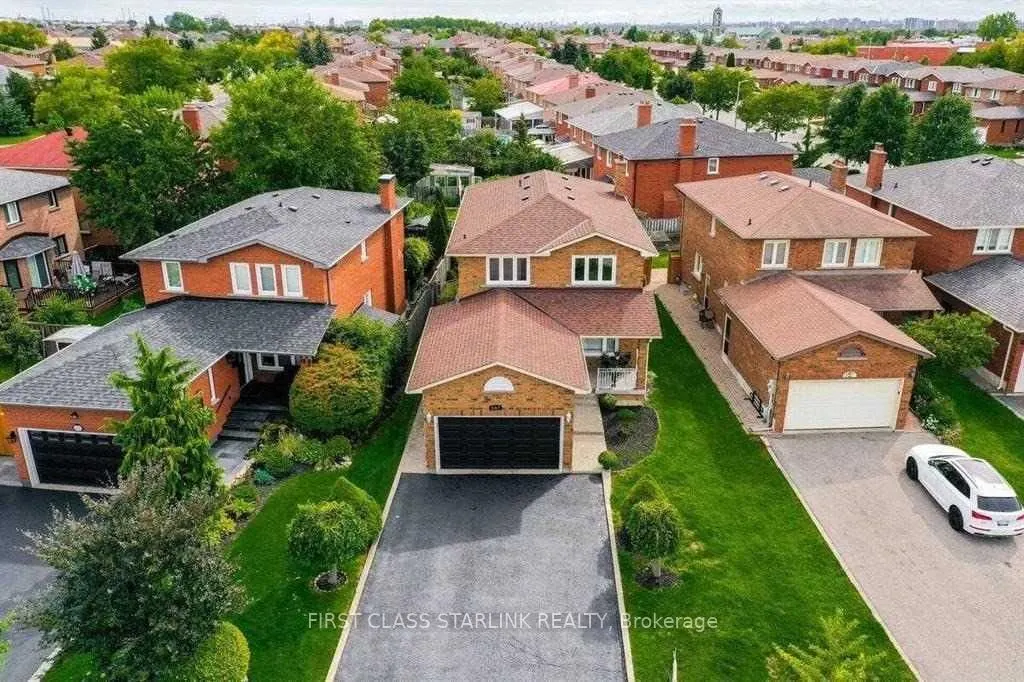 147 Adrianno Crescent, #Lower