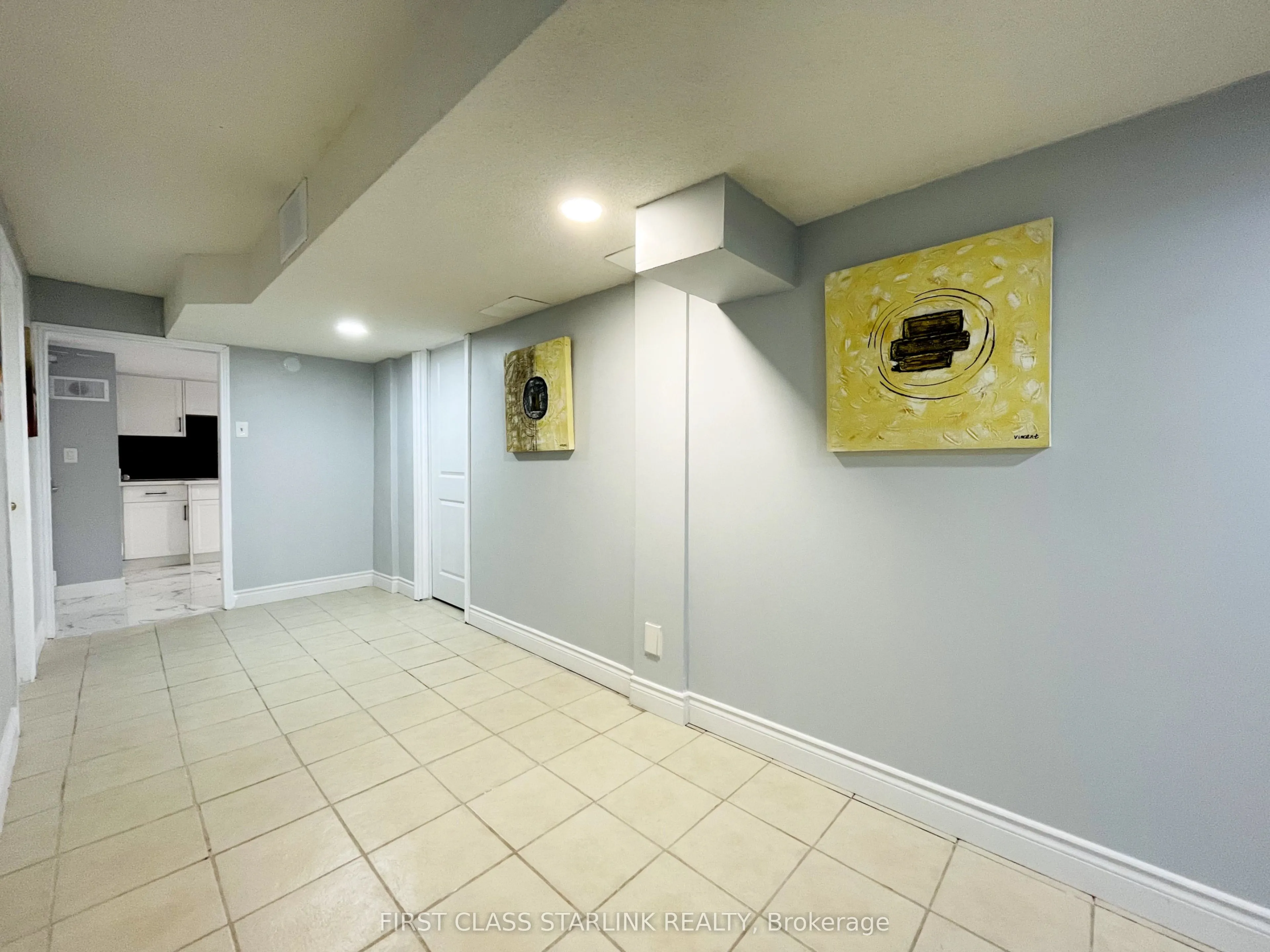 147 Adrianno Crescent, #Lower