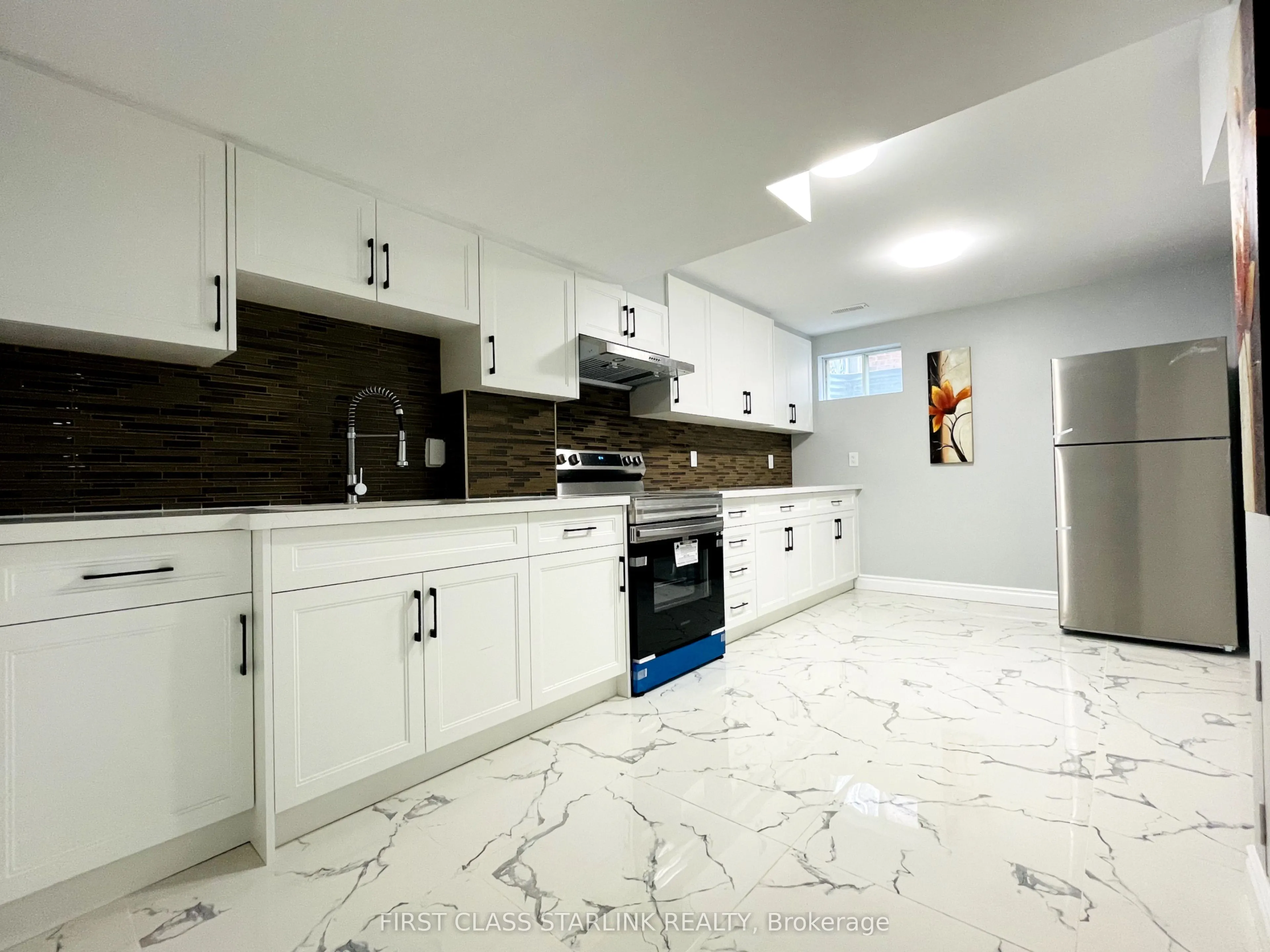 147 Adrianno Crescent, #Lower