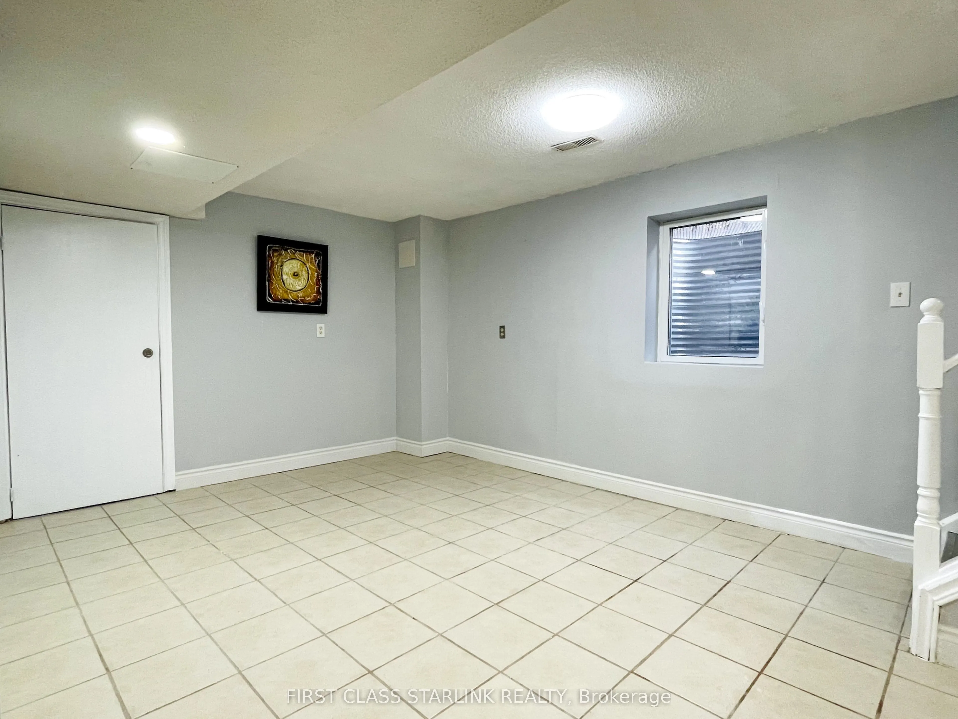 147 Adrianno Crescent, #Lower