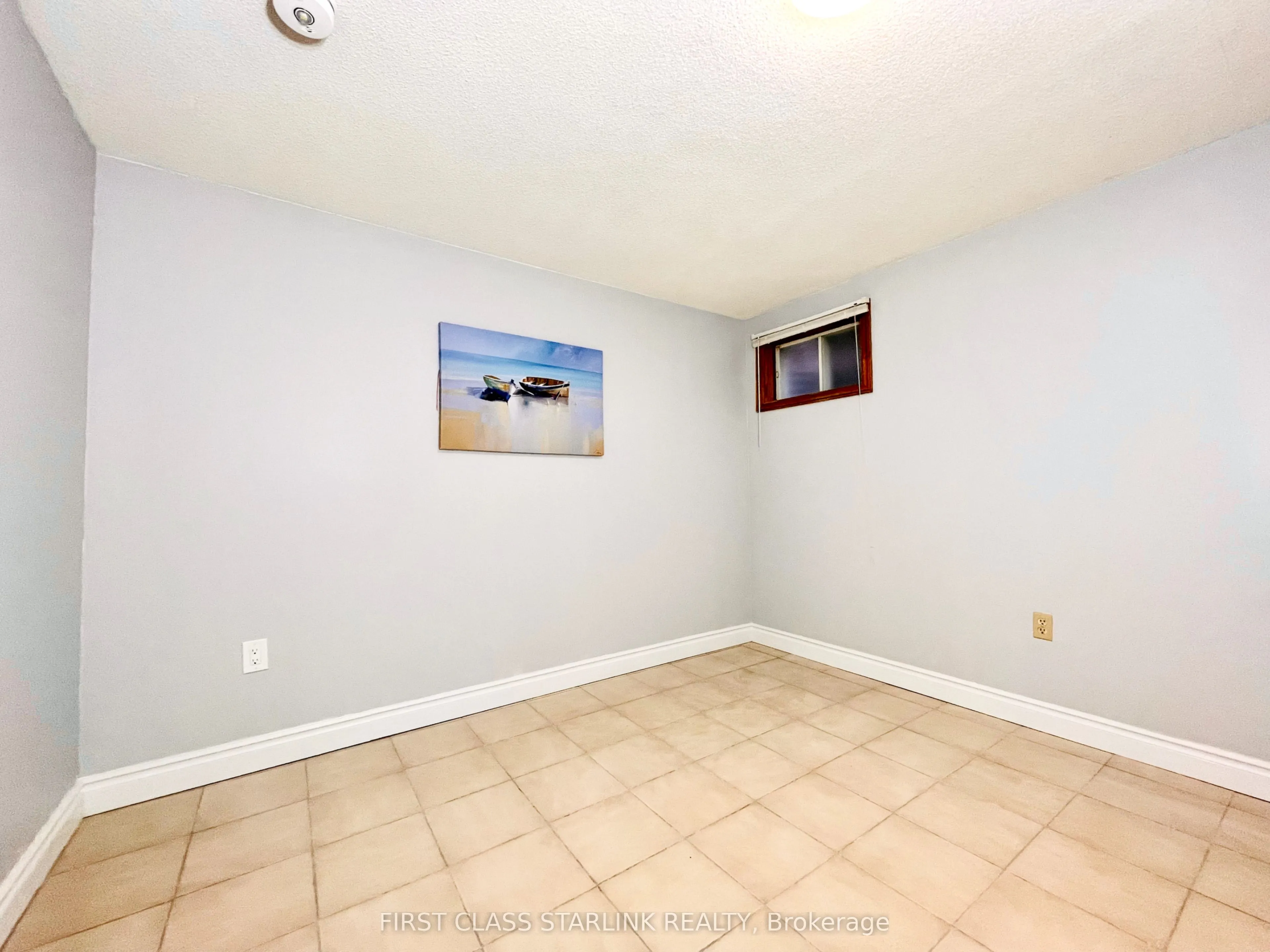 147 Adrianno Crescent, #Lower