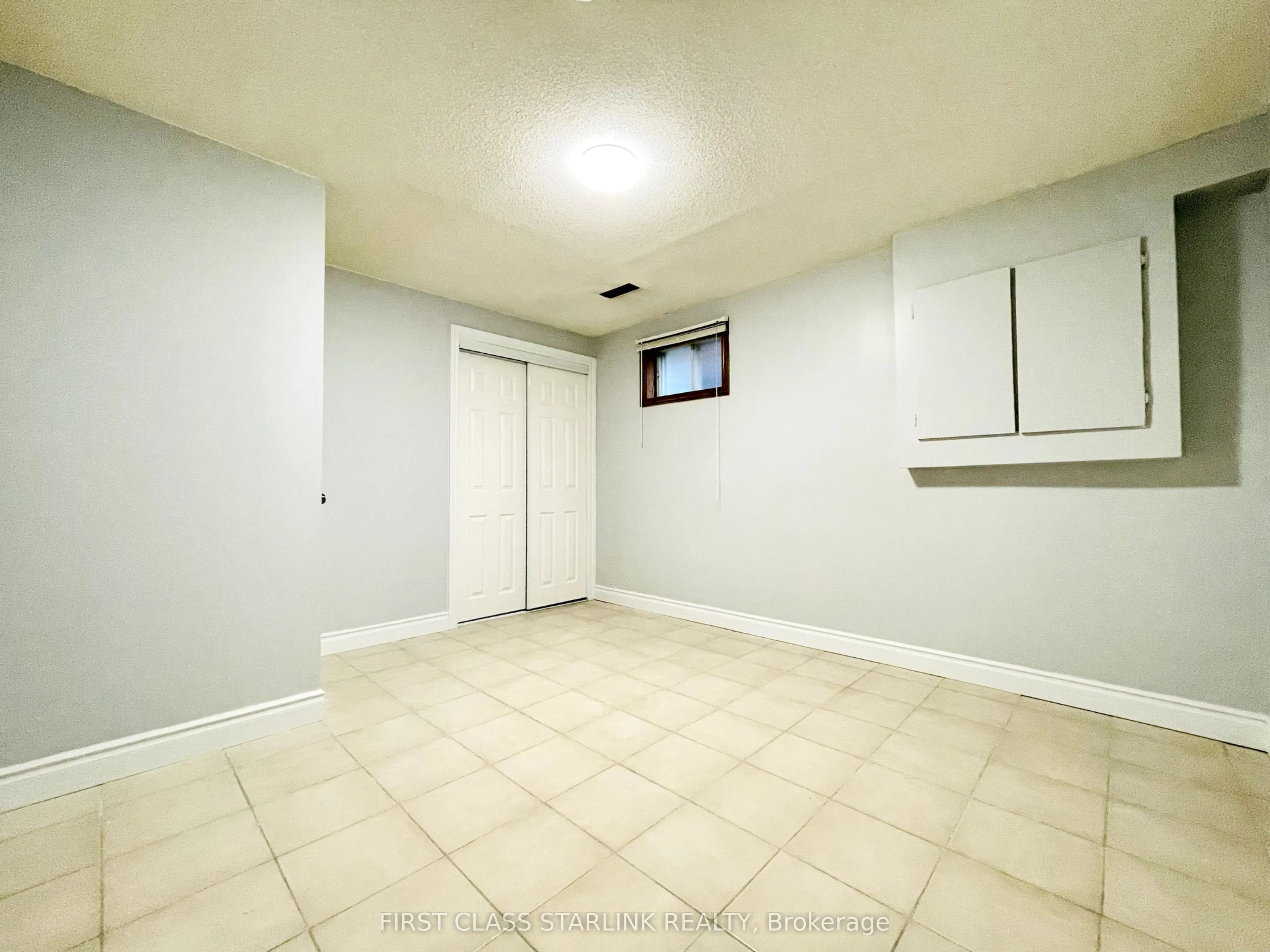 147 Adrianno Crescent, #Lower