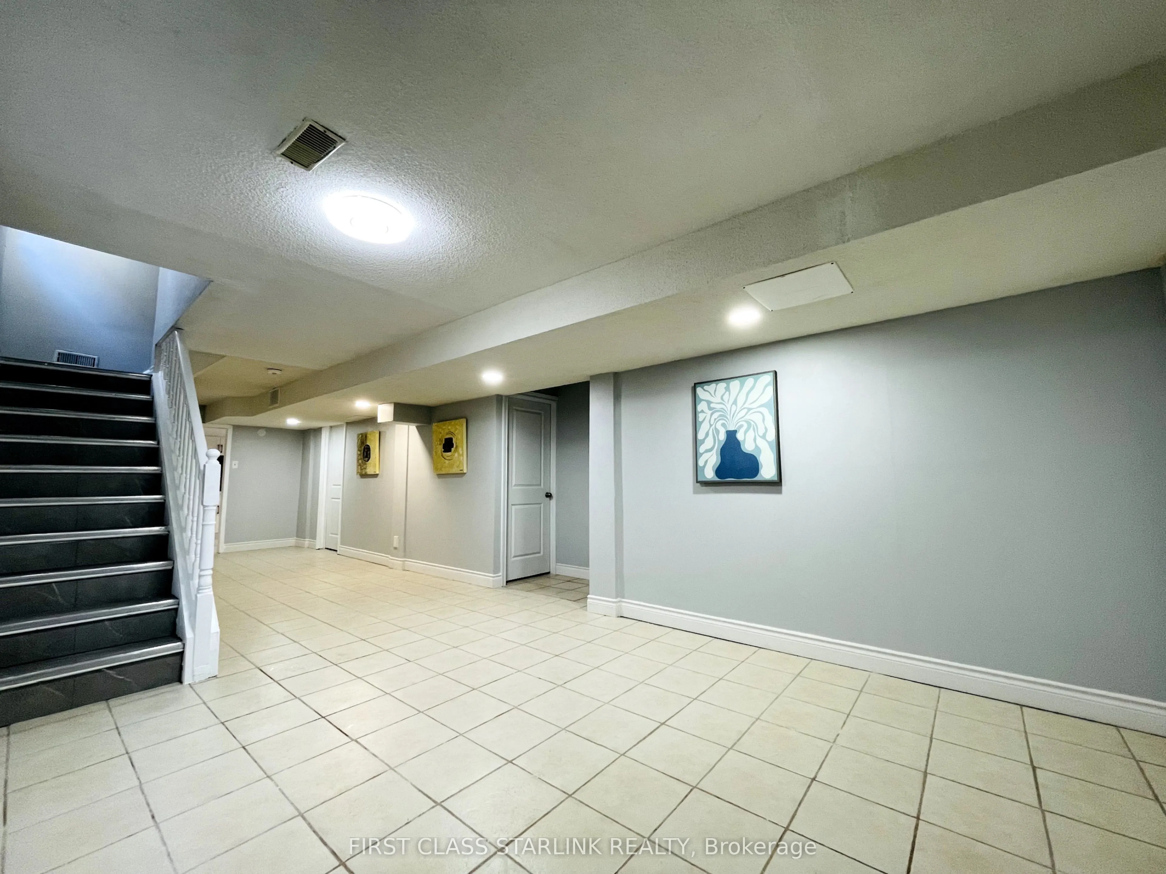 147 Adrianno Crescent, #Lower