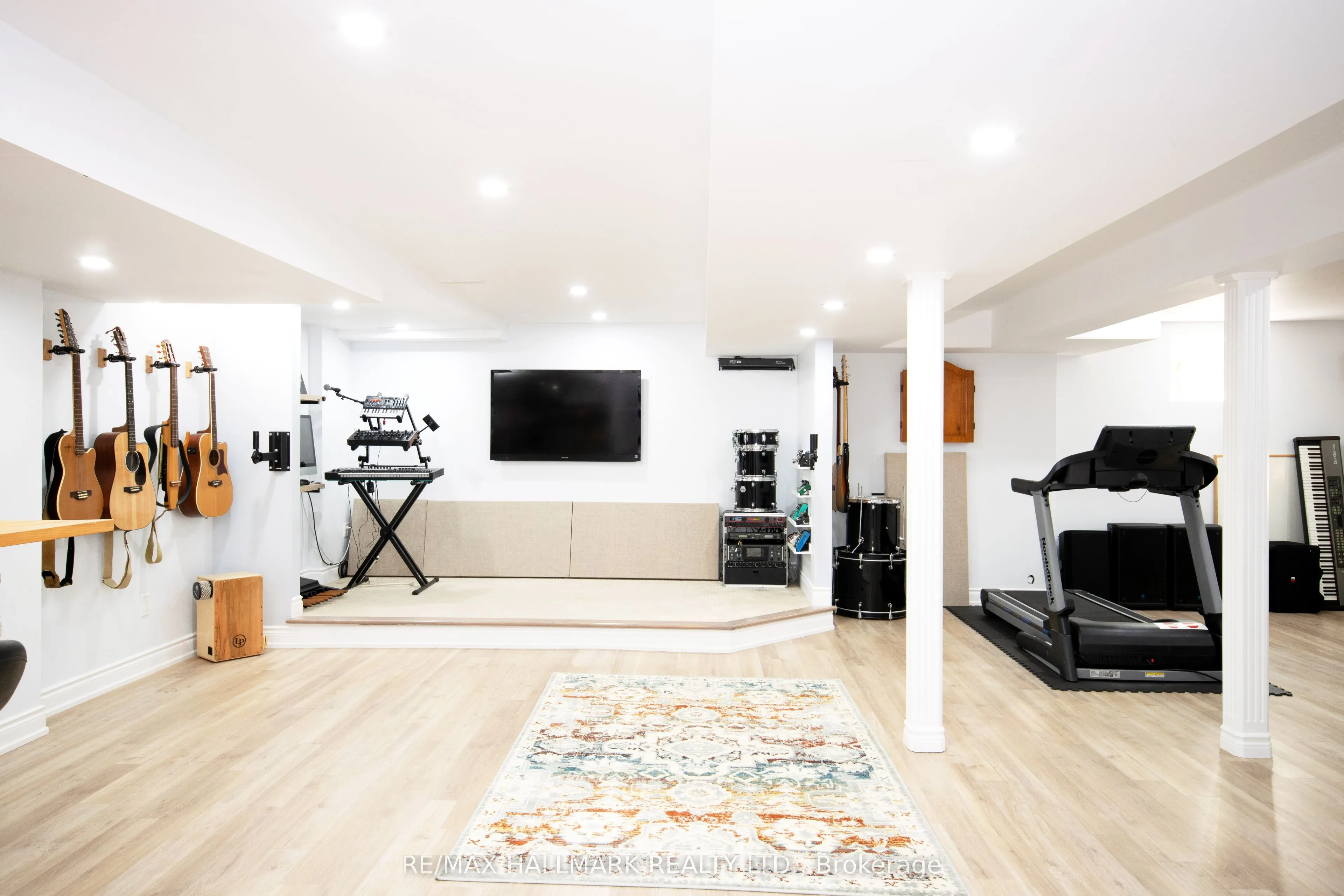128 Wolf Creek Crescent