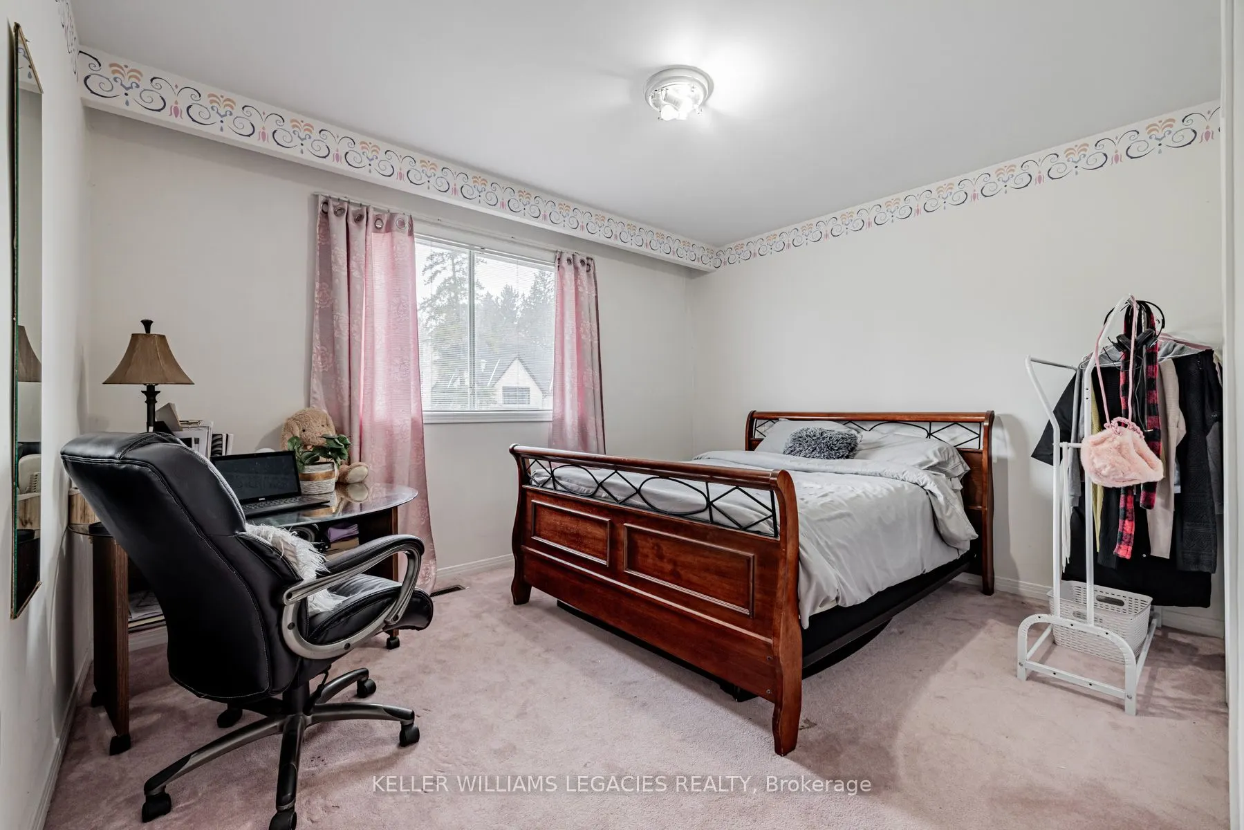 10 Hawthorne Lane