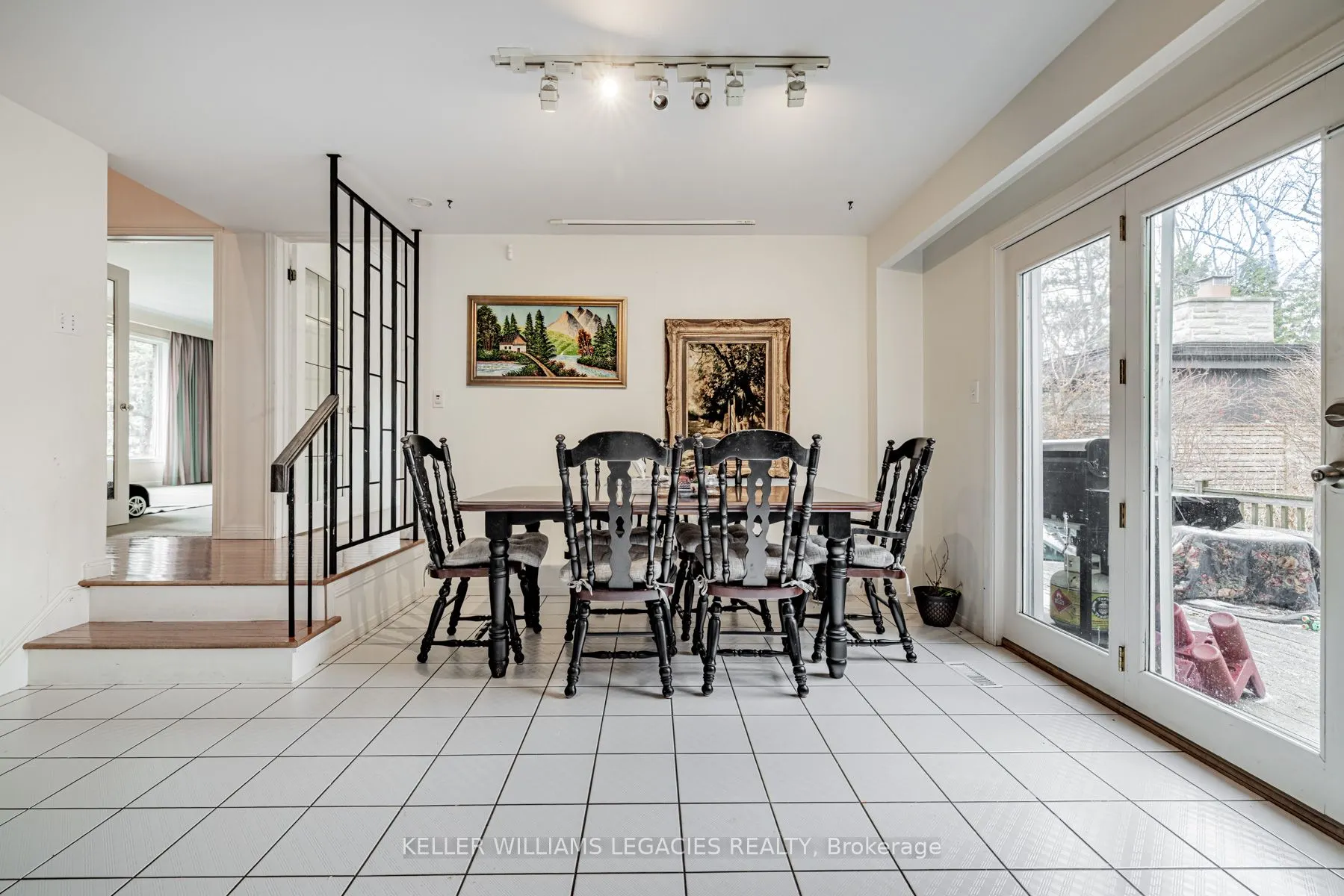 10 Hawthorne Lane
