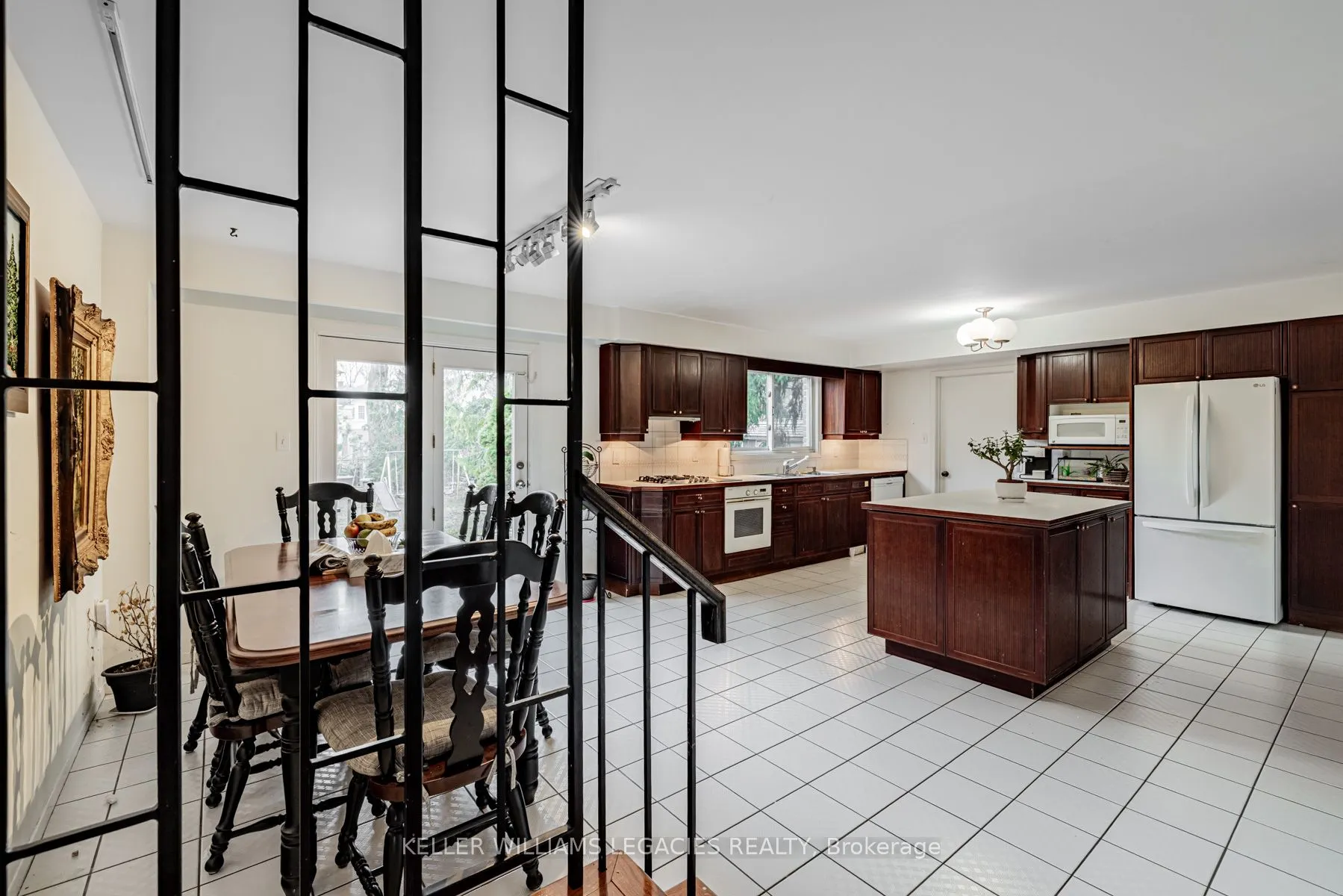 10 Hawthorne Lane