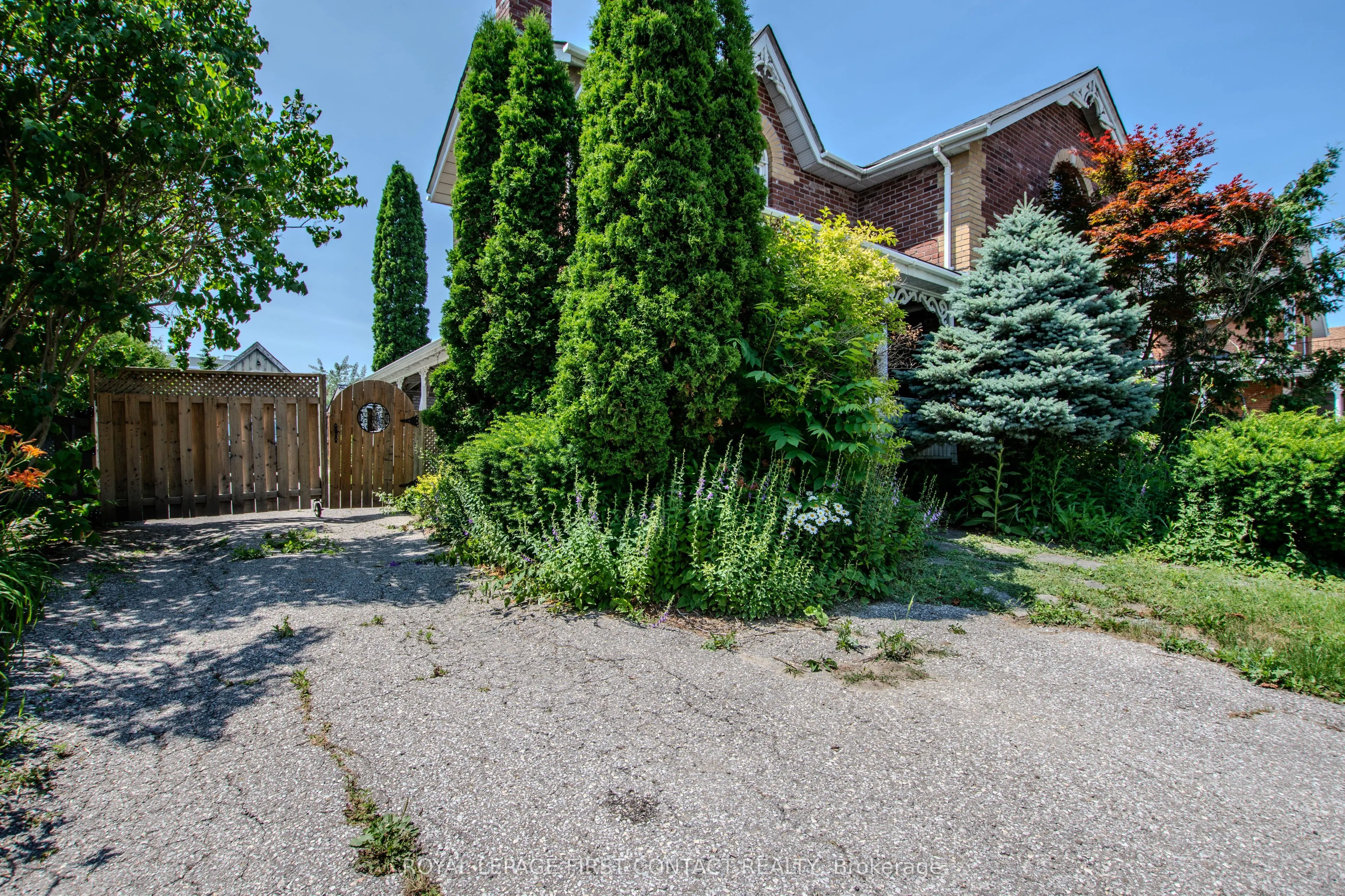 220 Barrie Street