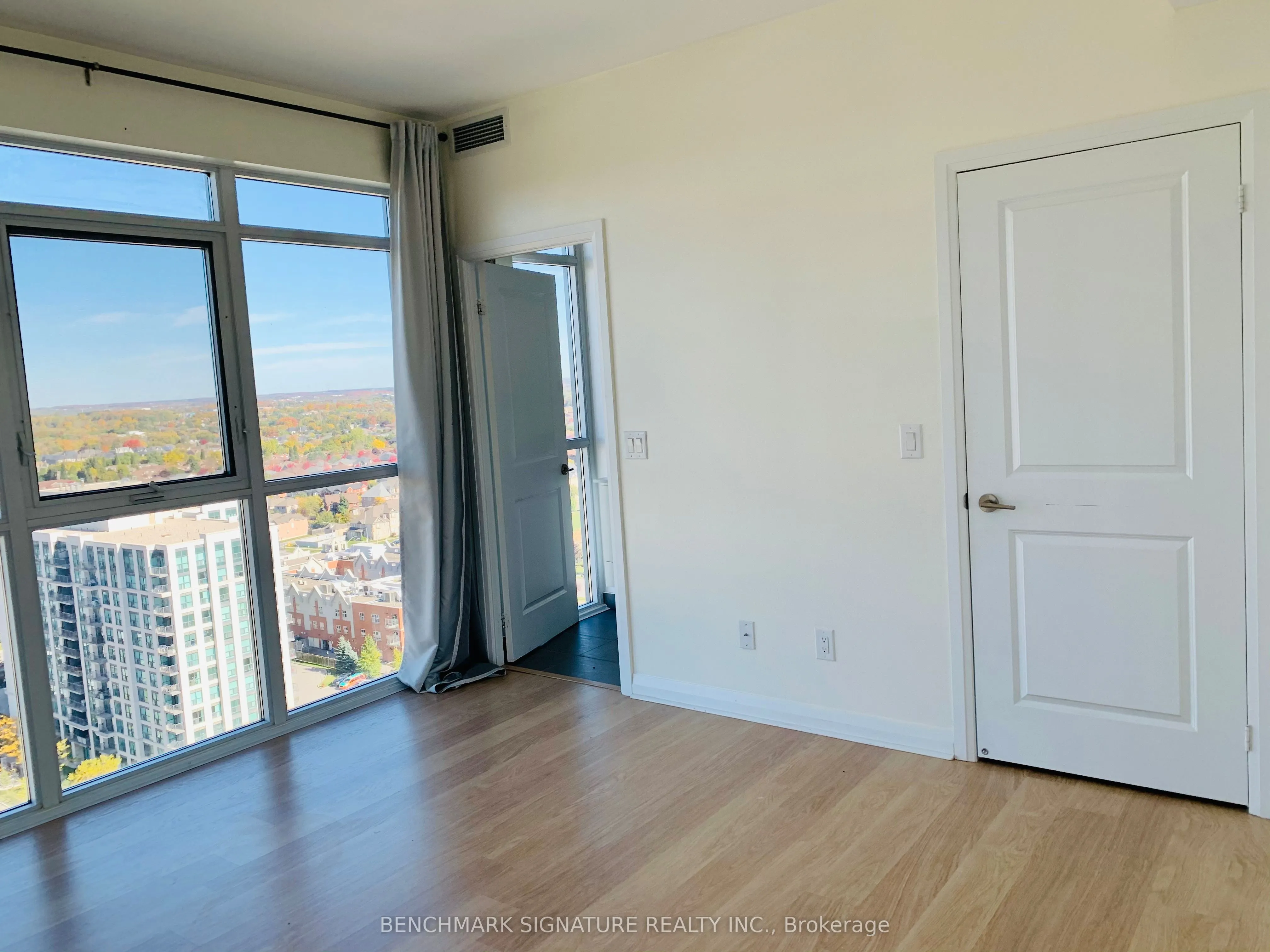55 Oneida Crescent, #1908