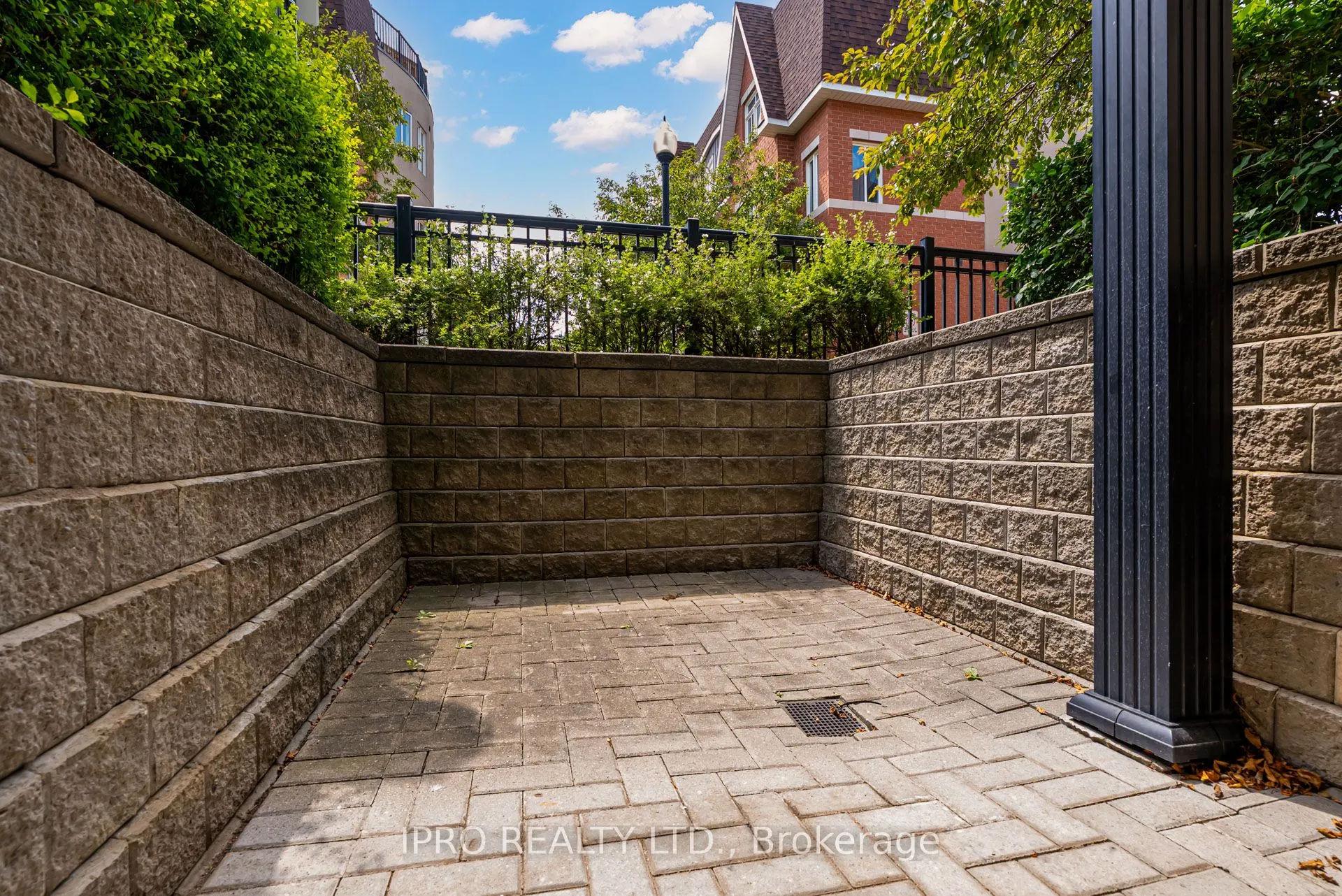 320 John Street, #108