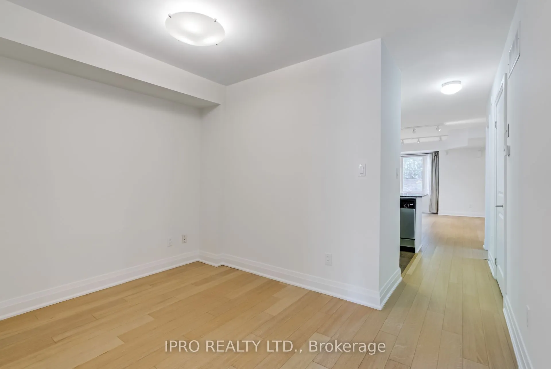 320 John Street, #108