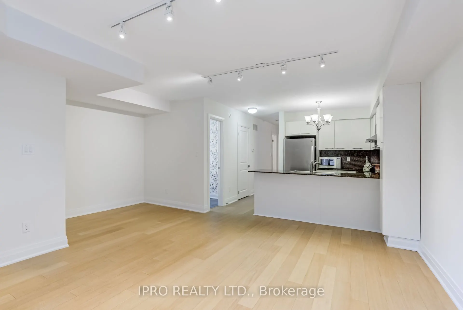 320 John Street, #108