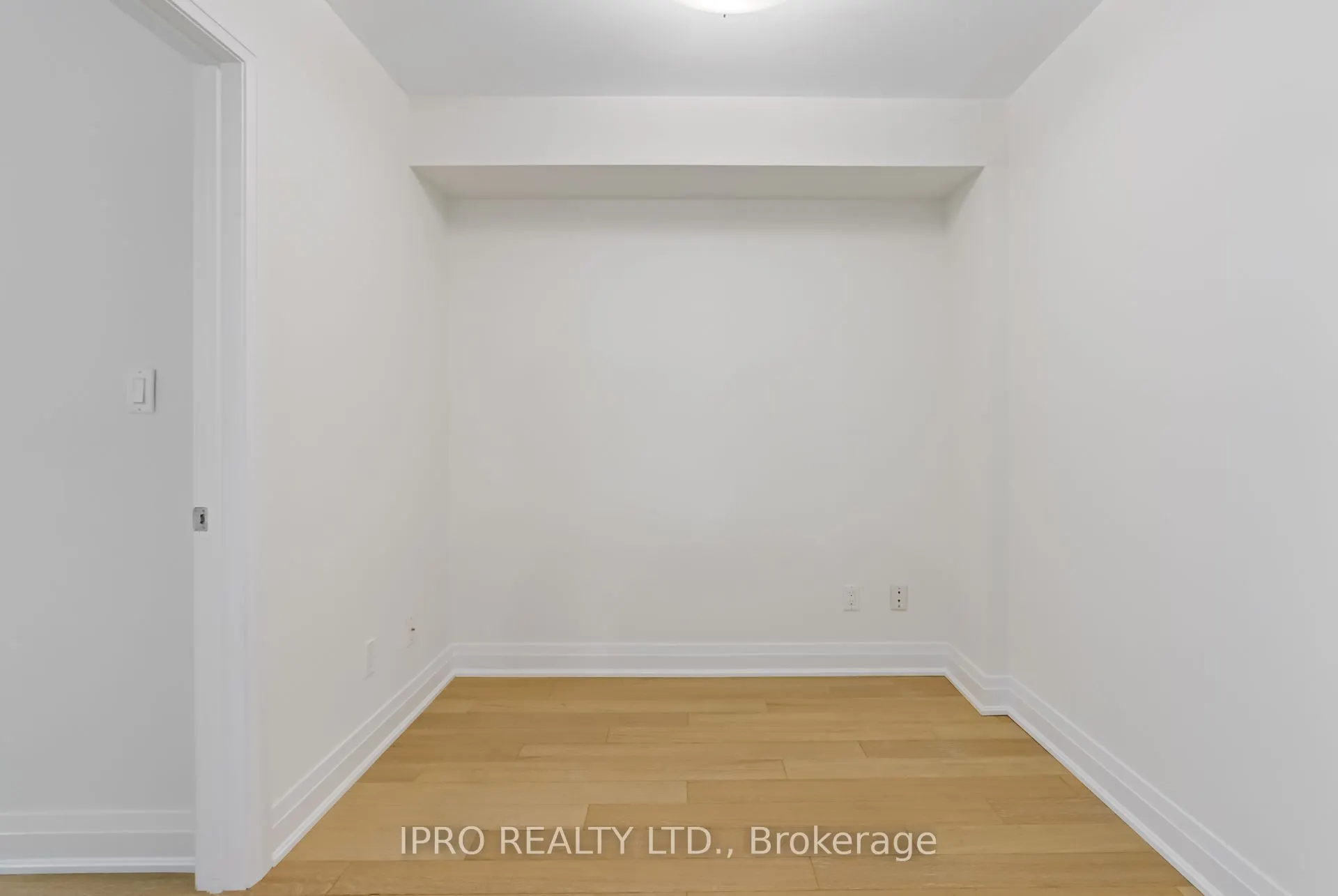 320 John Street, #108
