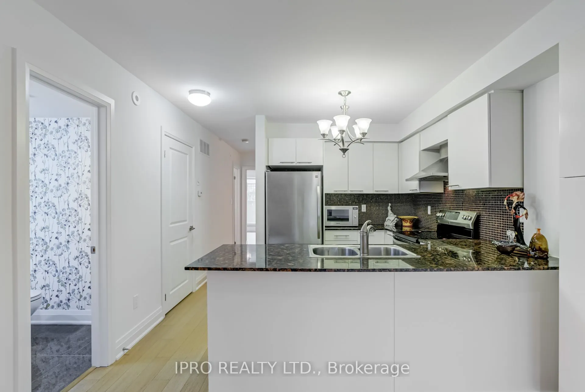 320 John Street, #108