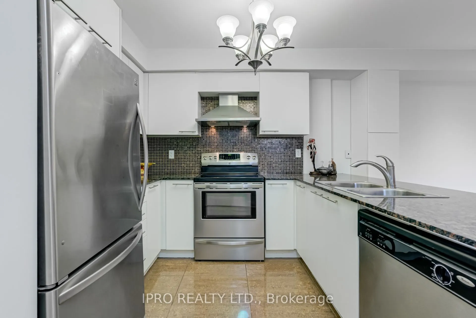 320 John Street, #108