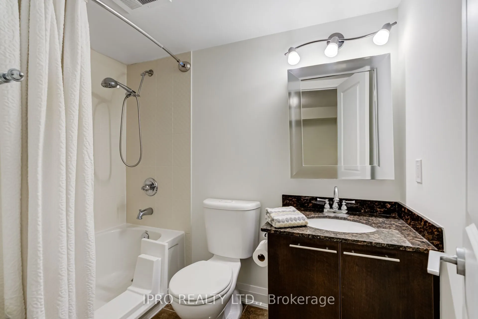320 John Street, #108