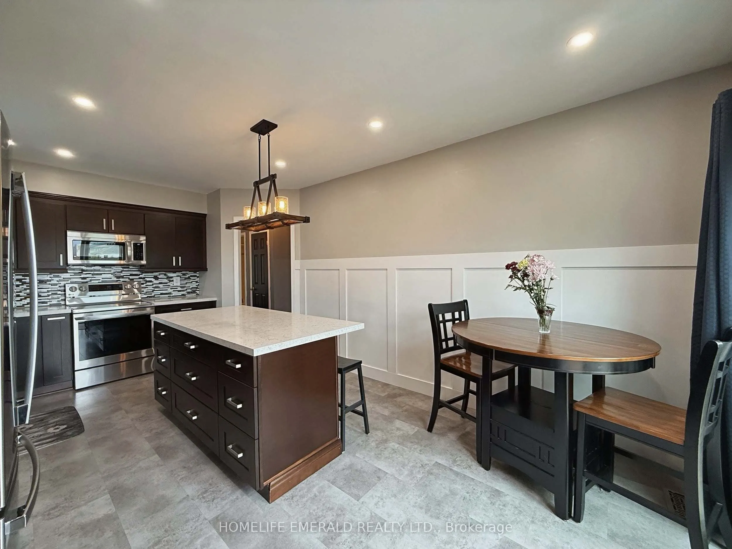 144 MAPLEWOOD Drive