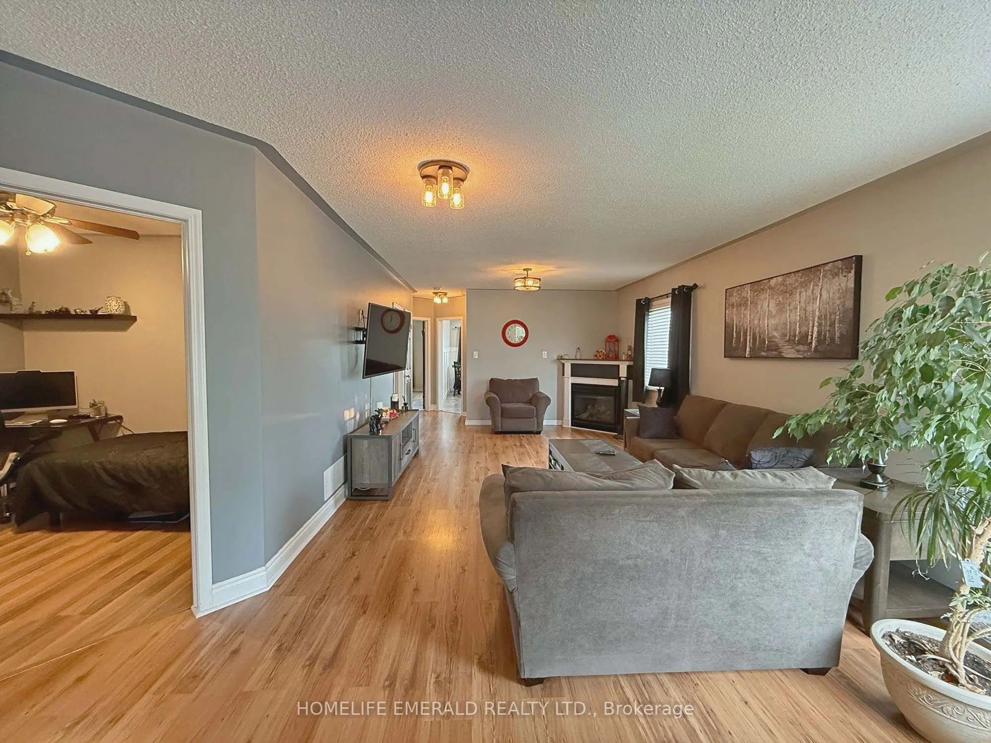 144 MAPLEWOOD Drive