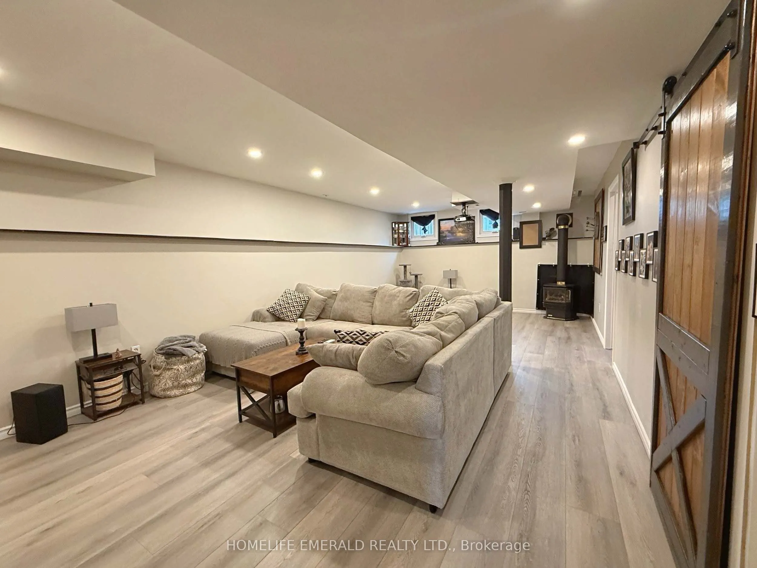 144 MAPLEWOOD Drive