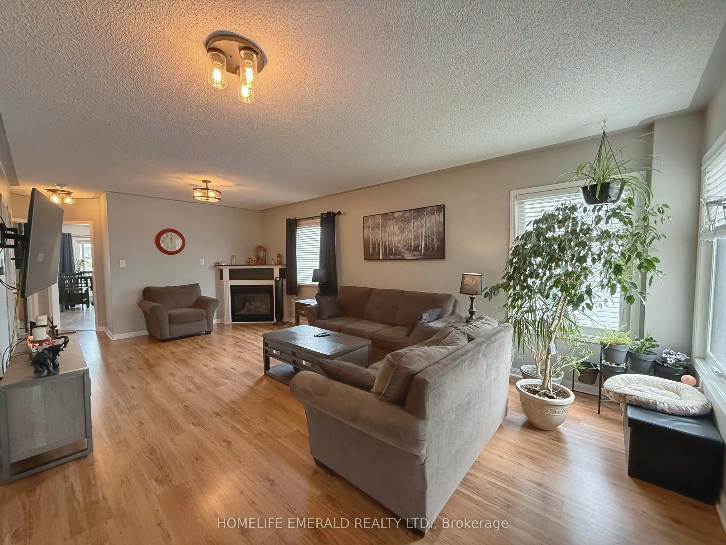 144 MAPLEWOOD Drive