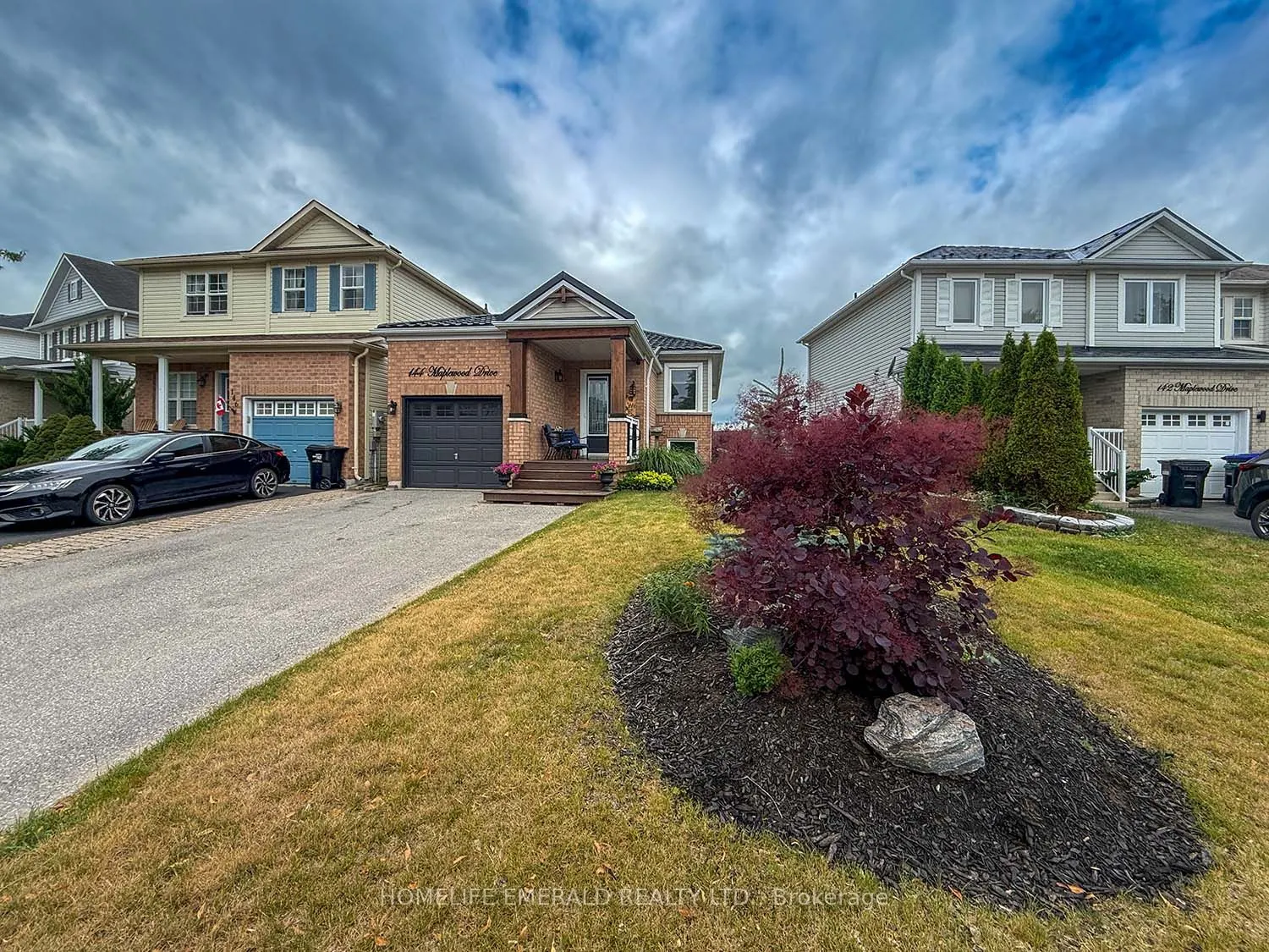 144 MAPLEWOOD Drive