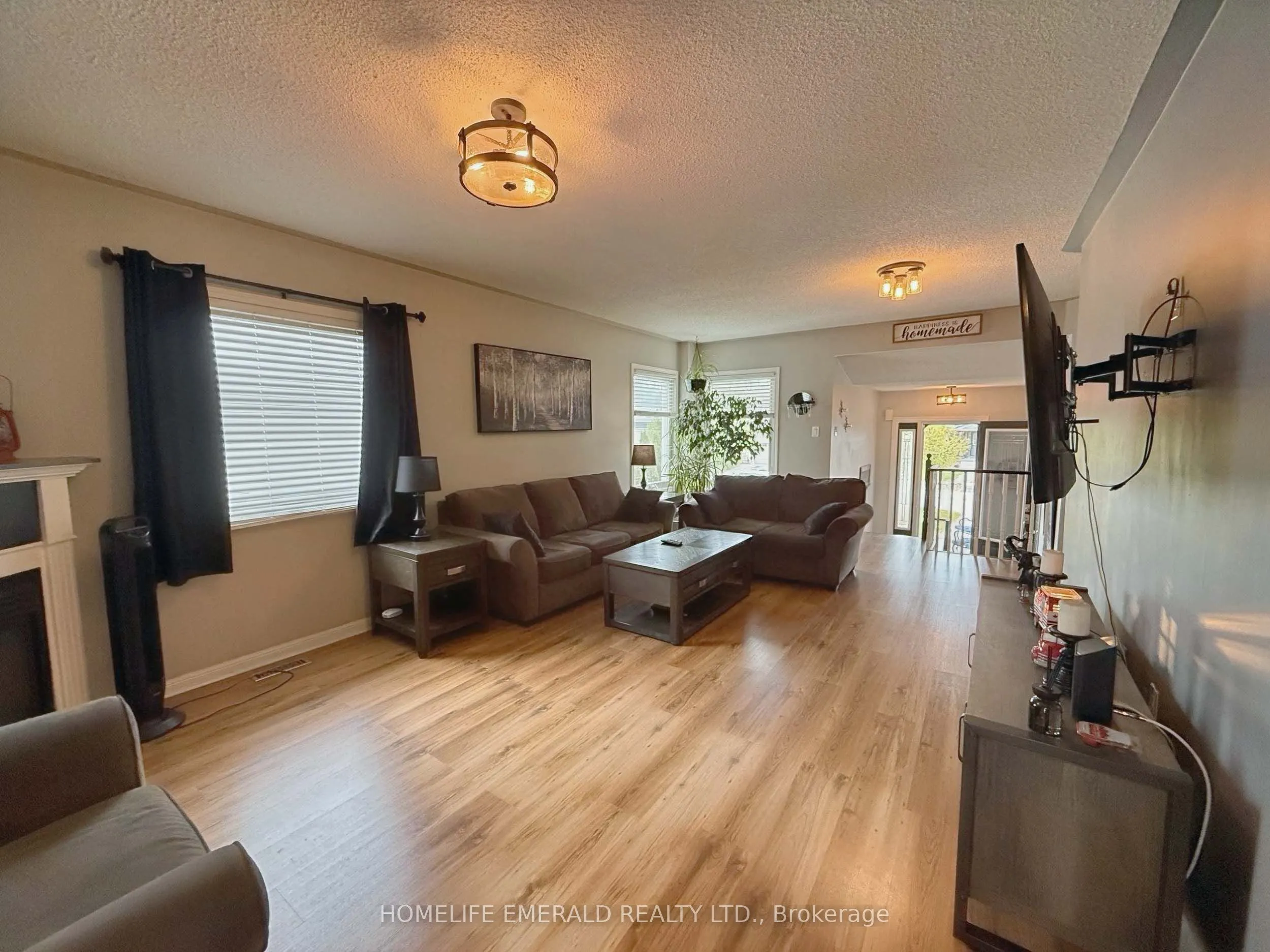 144 MAPLEWOOD Drive