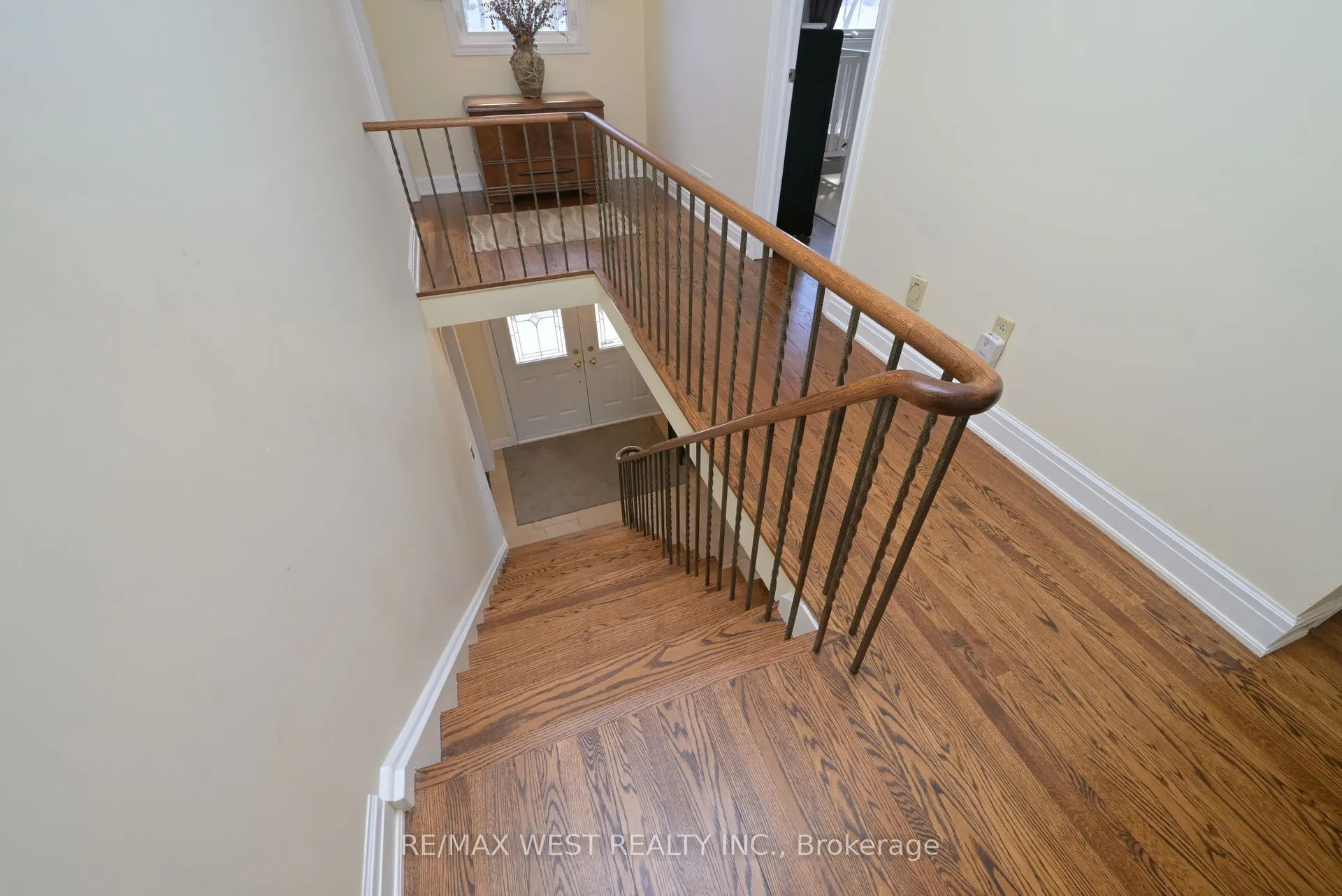 24 Cedarwood Crescent