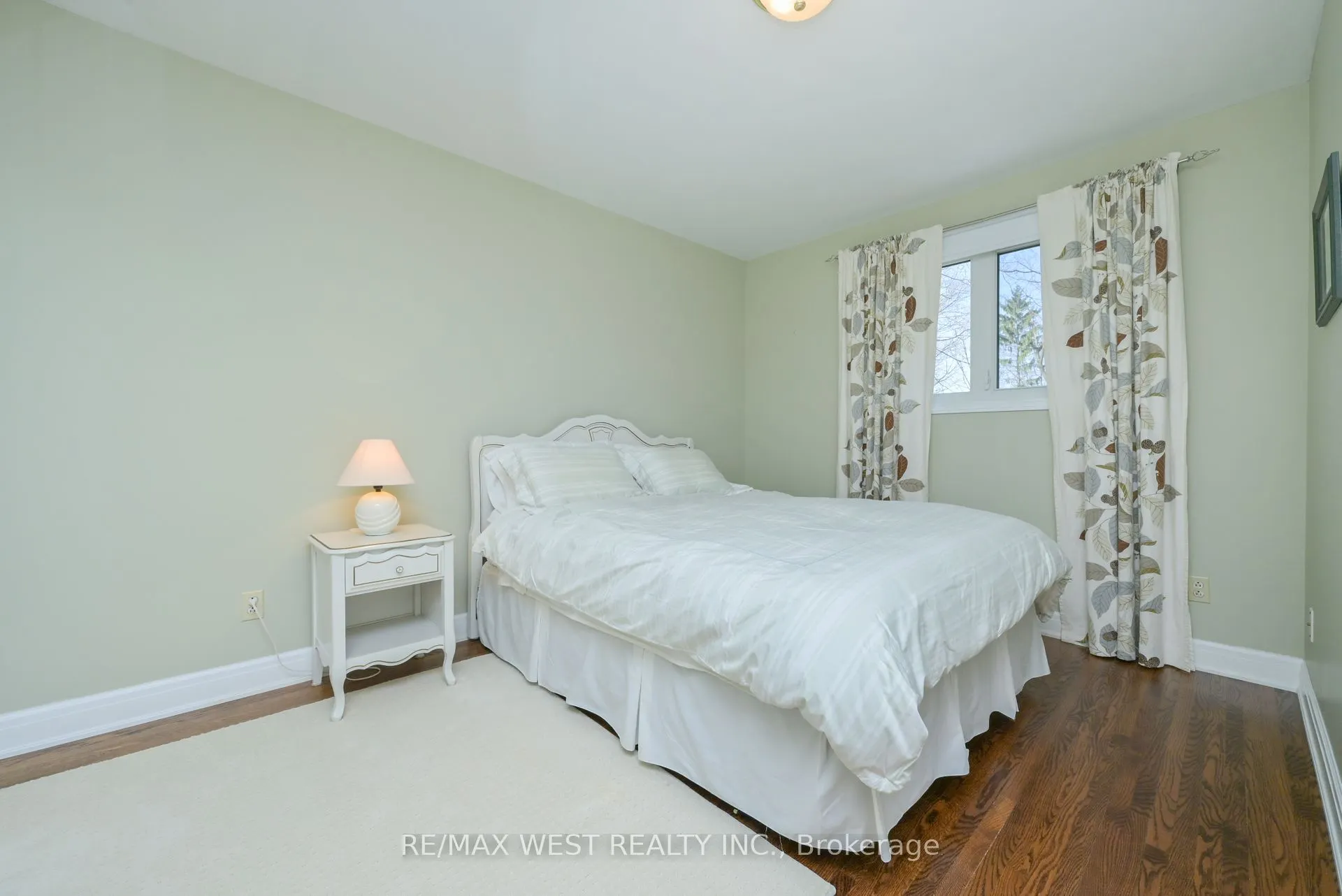 24 Cedarwood Crescent