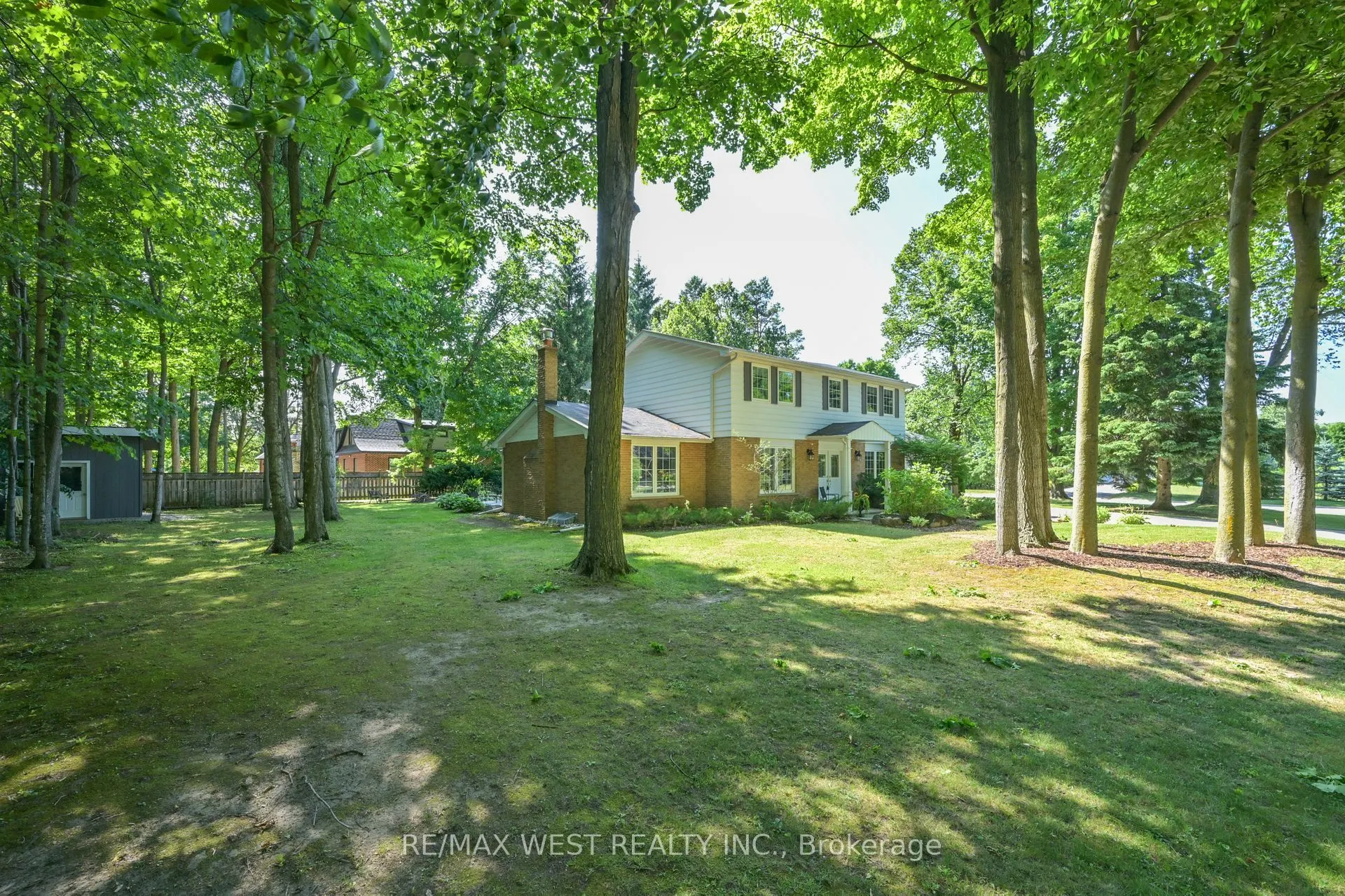 24 Cedarwood Crescent